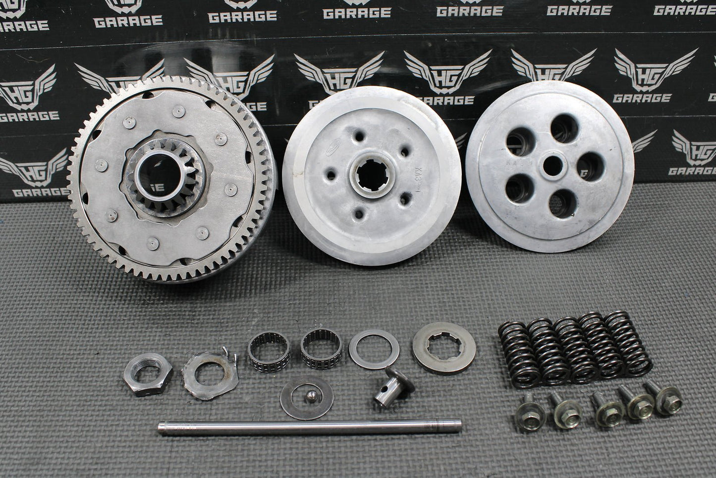 1985 HONDA CR125R OEM COMPLETE CLUTCH W BASKET HUB PRESSURE PLATE 22100 - KA3 - 760 - hggarage