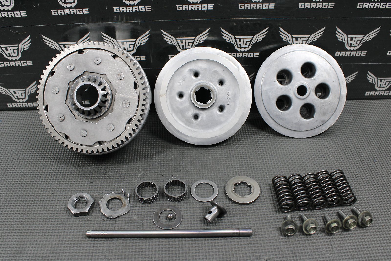 1985 HONDA CR125R OEM COMPLETE CLUTCH W BASKET HUB PRESSURE PLATE 22100 - KA3 - 760 - hggarage