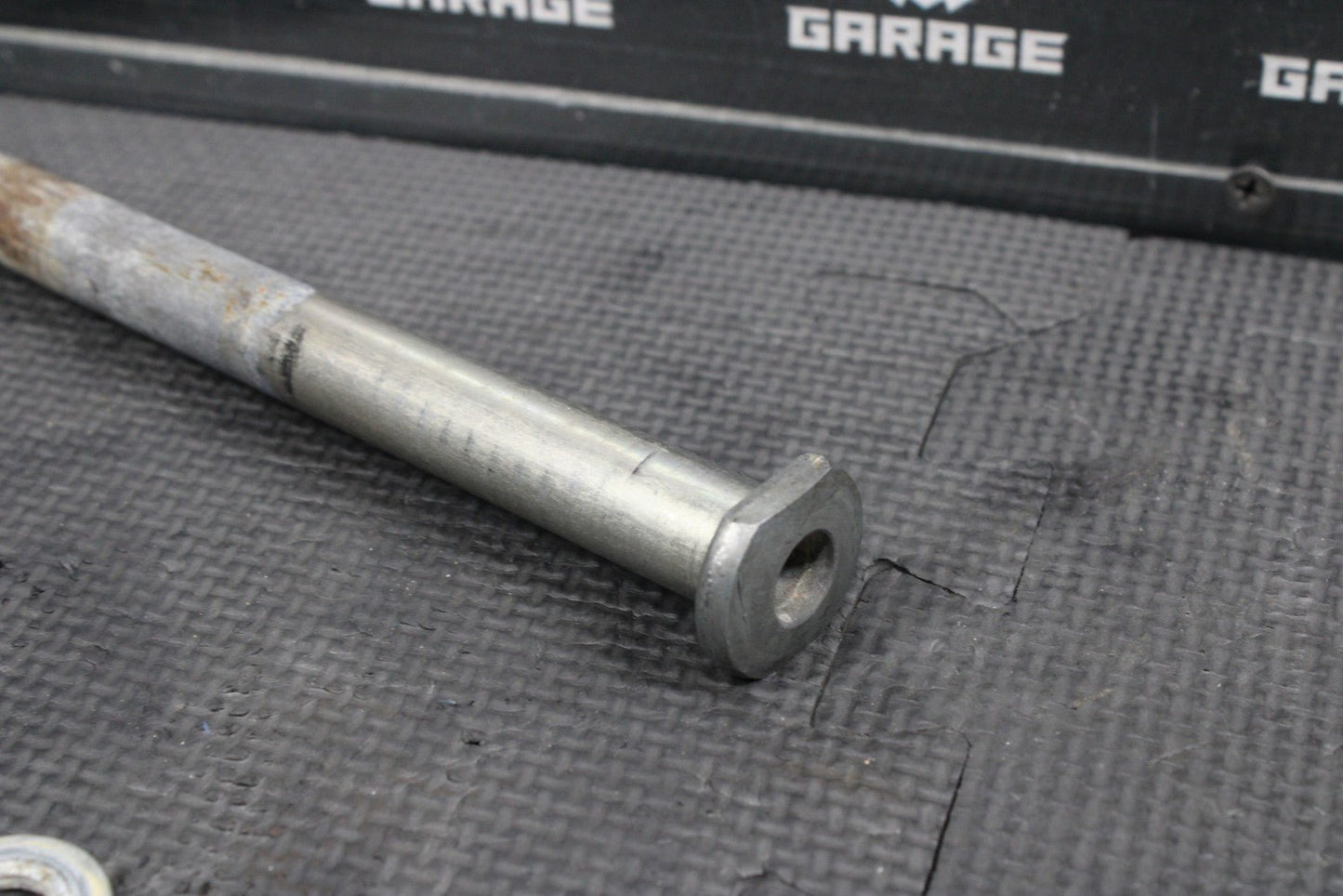 2018 HONDA0 04 - 22 CRF250R OEM REAR BACK SWINGARM BOLT SUSPENSION PIVOT AXLE 521 - hggarage