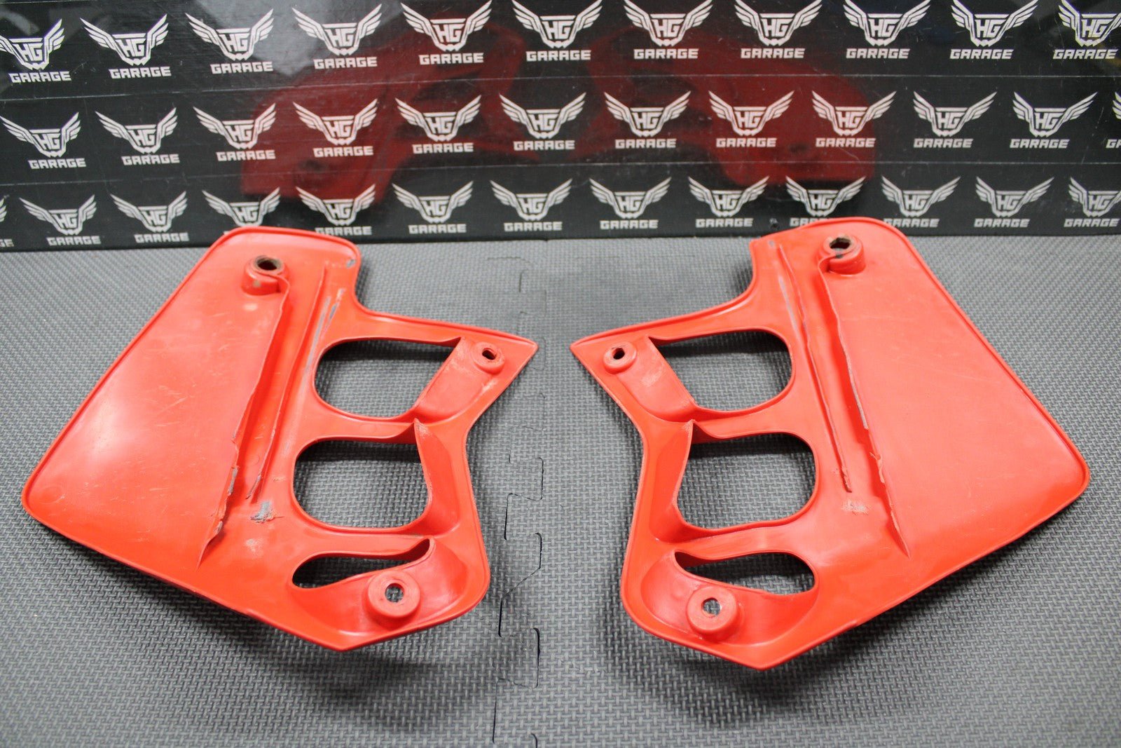 1988 HONDA CR250R OEM LEFT RIGHT TANK RADIATOR SHROUDS PLASTICS 19071 - KS7 - 830ZA - hggarage