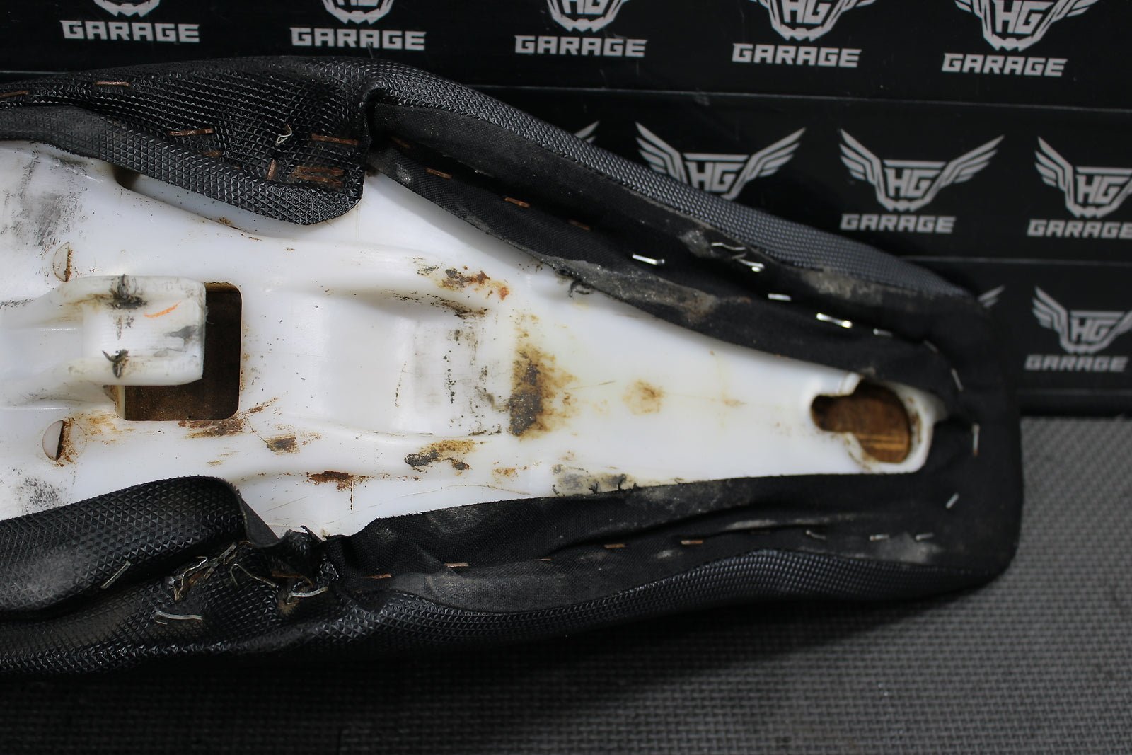 2011 Yamaha 09 - 11 YZ125 YZ250 OEM Seat Saddle 1C3 - 24770 - H2 - 00 - hggarage