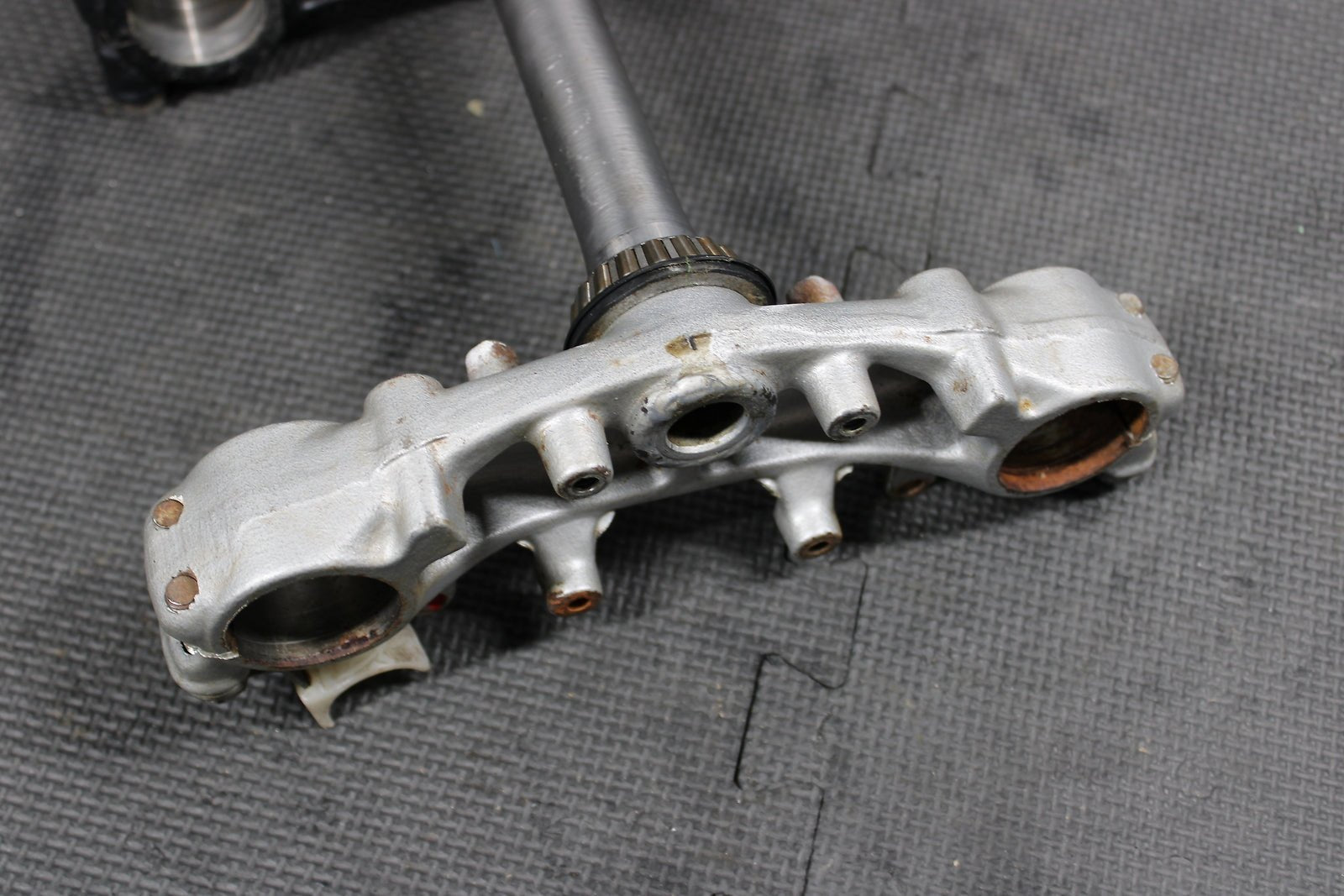 1998 HONDA XR200R 1990 1991 / 93 - 02 OEM FRONT FORKS LOWER UPPER TRIPLE TREE STEM - hggarage