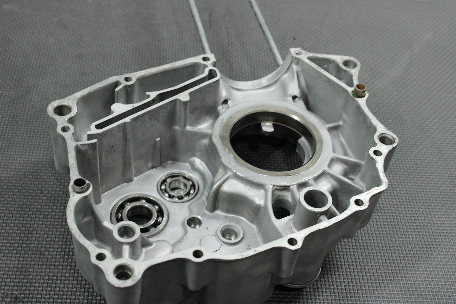 2002 Honda XR200R 93 - 02 OEM Left Engine Motor Crankcase Crank - hggarage