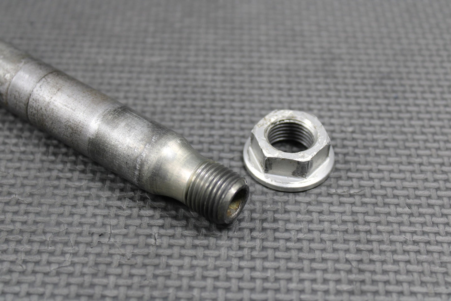 2008 HONDA CRF250R OEM FRONT WHEEL RIM AXLE PIVOT BOLT SHAFT 44301 - MEN - 000 - hggarage