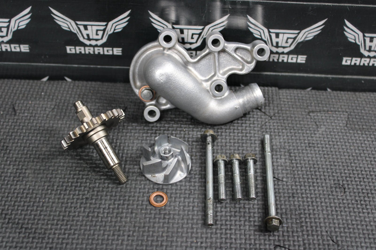 2007 HONDA CR125R OEM ENGINE WATER PUMP W HOUSING 19240 - KZ4 - A90 - hggarage