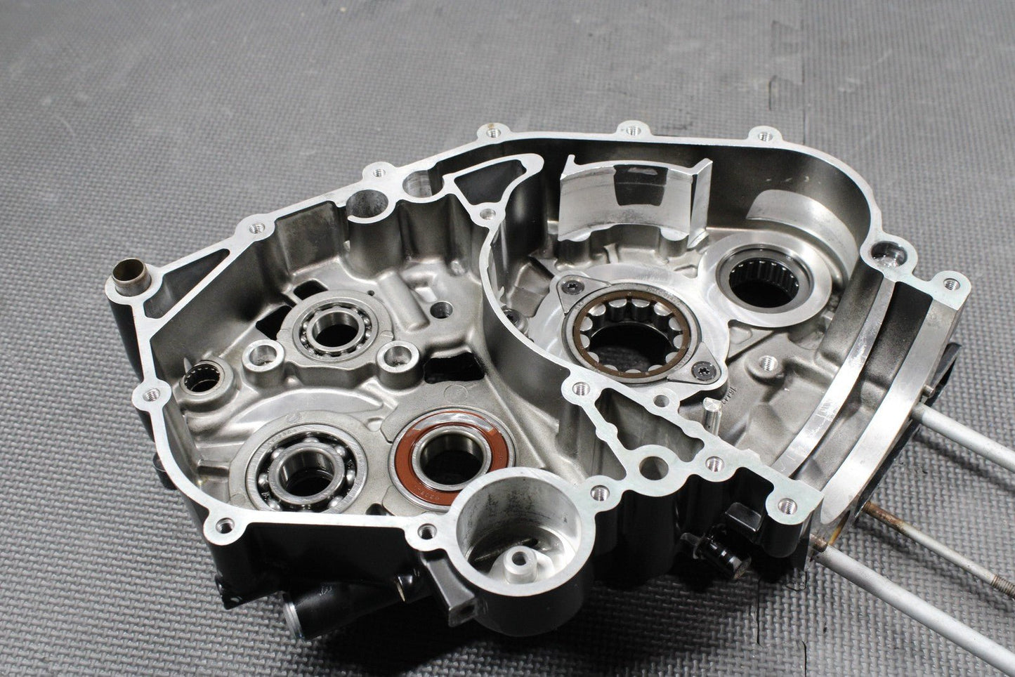 2013 HUSQVARNA TE511 OEM LEFT RIGHT ENGINE MOTOR CRANKCASE CRANK CASES BLOCK - hggarage