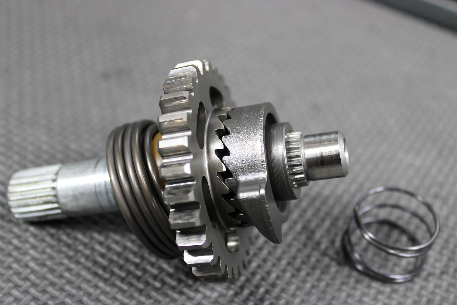 1986 Honda CR125R OEM Kickstart Kick Start Shaft W Idler Gear 28230 - KS6 - 000 - hggarage