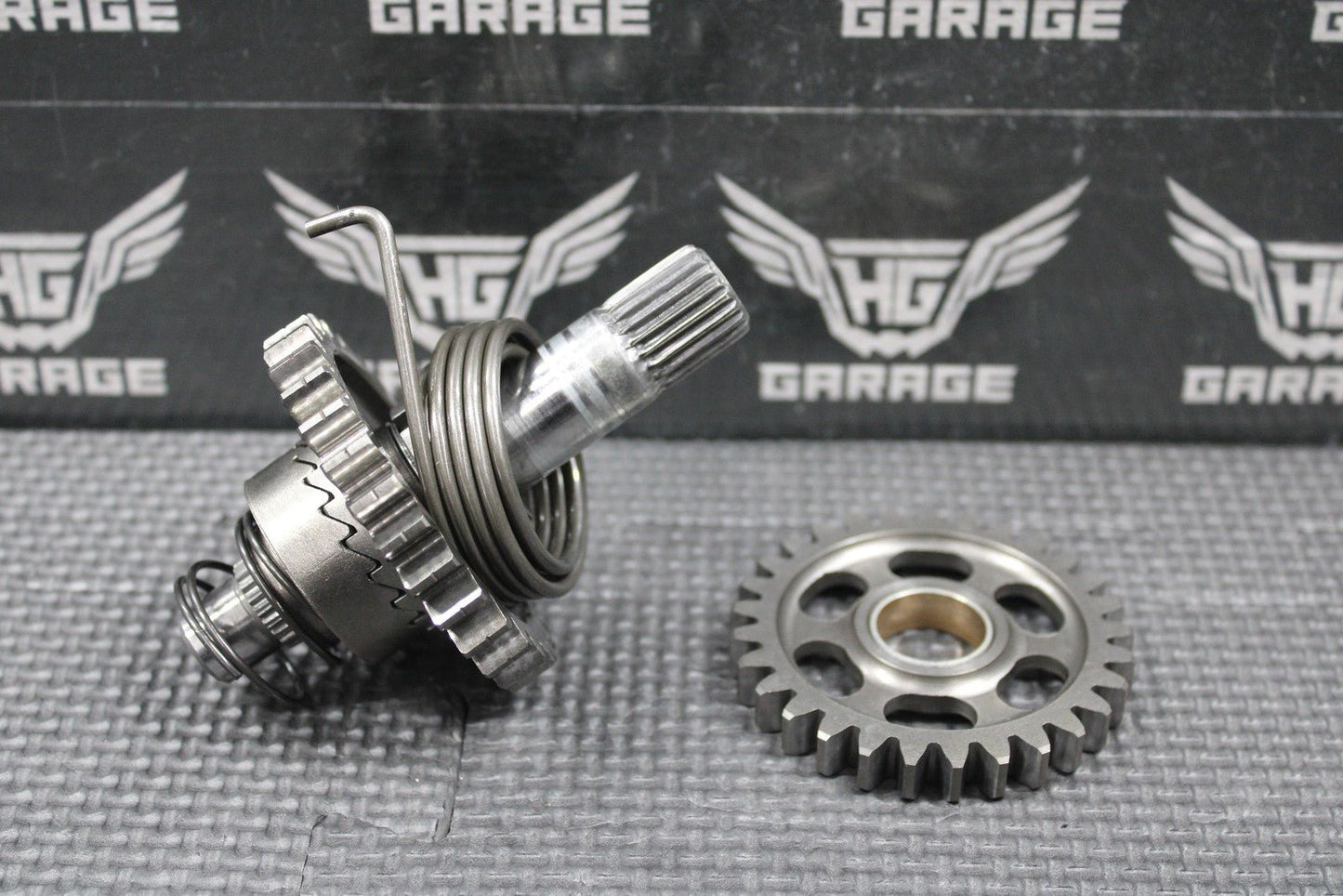2005 HONDA CR125R OEM KICKSTART KICK START SHAFT W IDLER GEAR 28210 - KS6 - 700 - hggarage