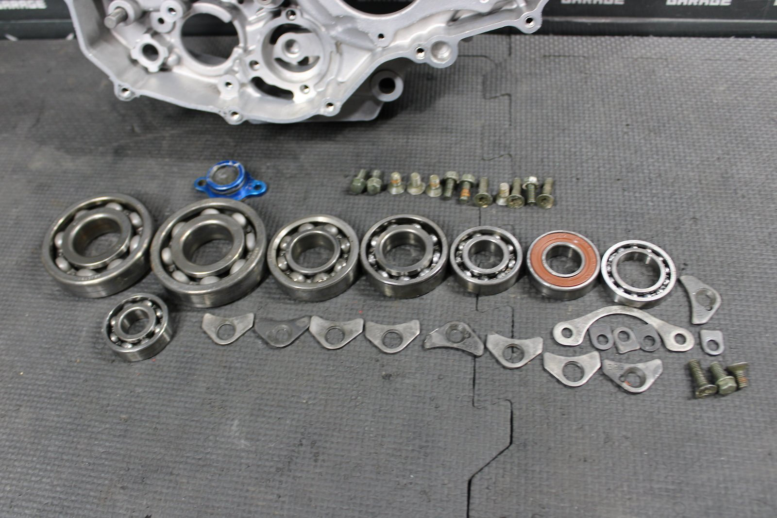 2002 YAMAHA YZ426F OEM RIGHT ENGINE MOTOR CRANKCASE CRANK CASES BLOCK - hggarage