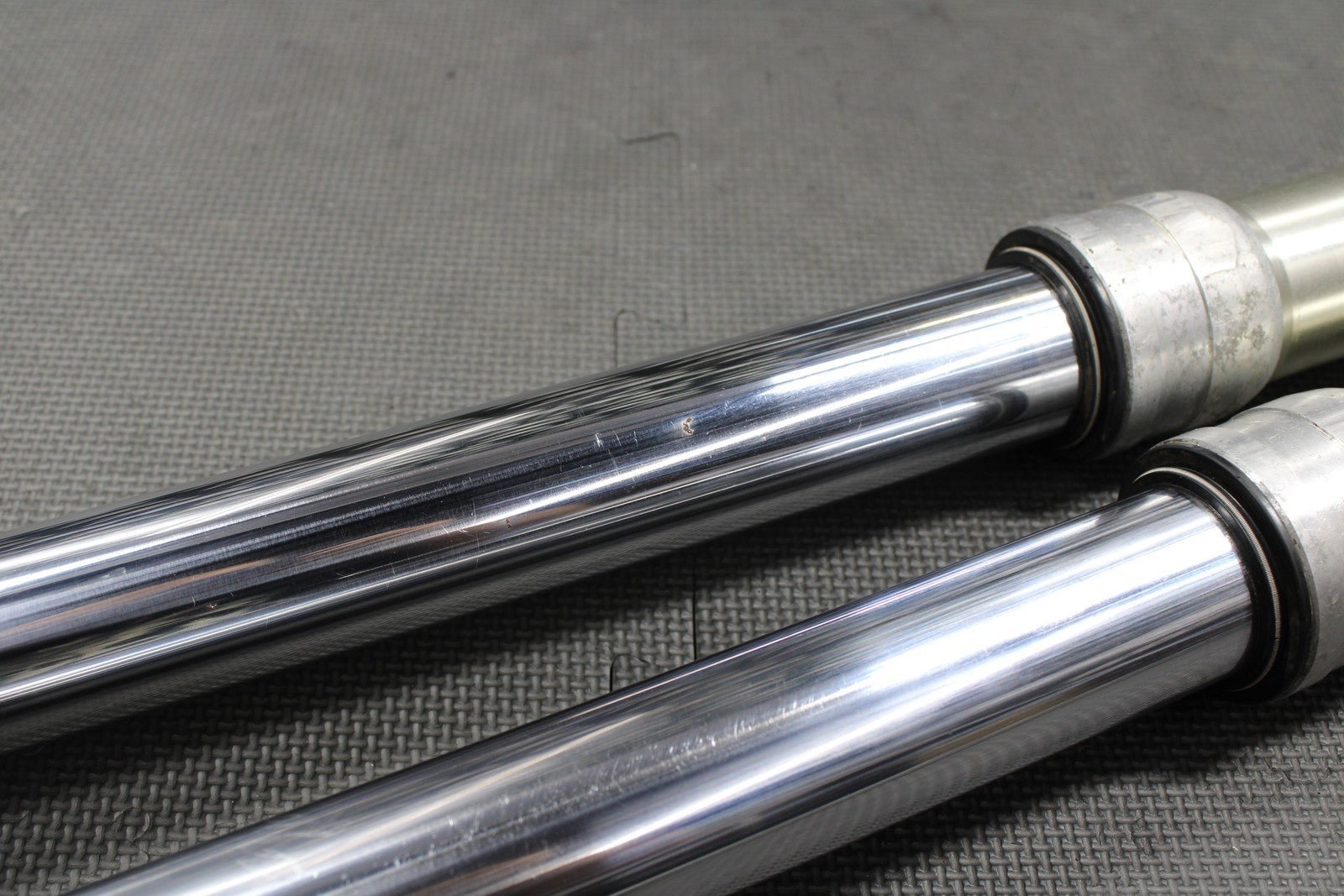 1999 YAMAHA YZ125 OEM RIGHT LEFT FRONT SUSPENSION FORKS SHOCKS 5ET - 23102 - 00 - 00 - hggarage
