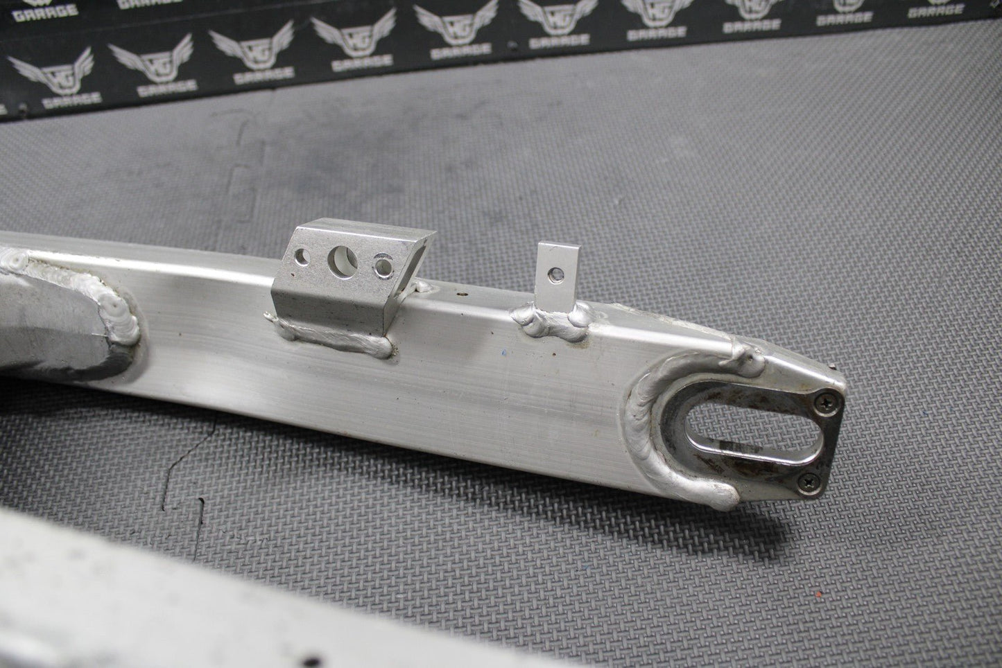 1999 SUZUKI RM125 RM250 OEM SWINGARM SWING ARM SUSPENSION 61000 - 37E10 NICE! - hggarage
