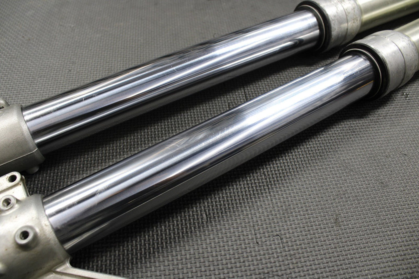 1999 YAMAHA YZ125 OEM RIGHT LEFT FRONT SUSPENSION FORKS SHOCKS 5ET - 23102 - 00 - 00 - hggarage