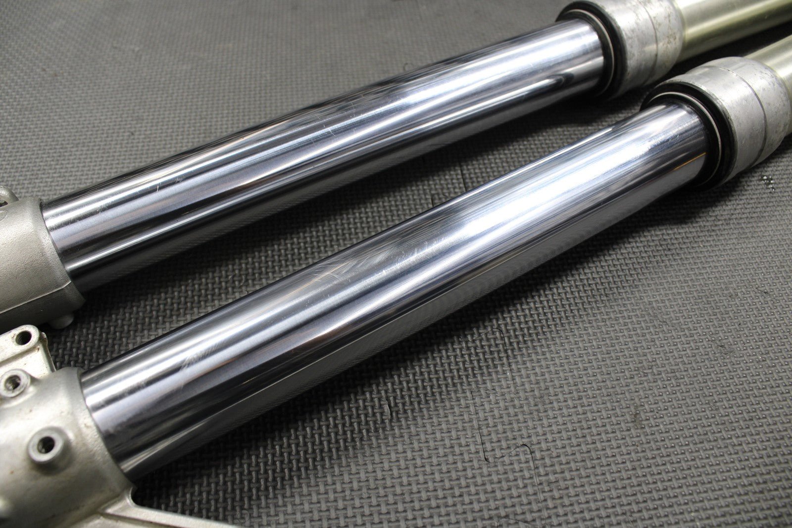 1999 YAMAHA YZ125 OEM RIGHT LEFT FRONT SUSPENSION FORKS SHOCKS 5ET - 23102 - 00 - 00 - hggarage