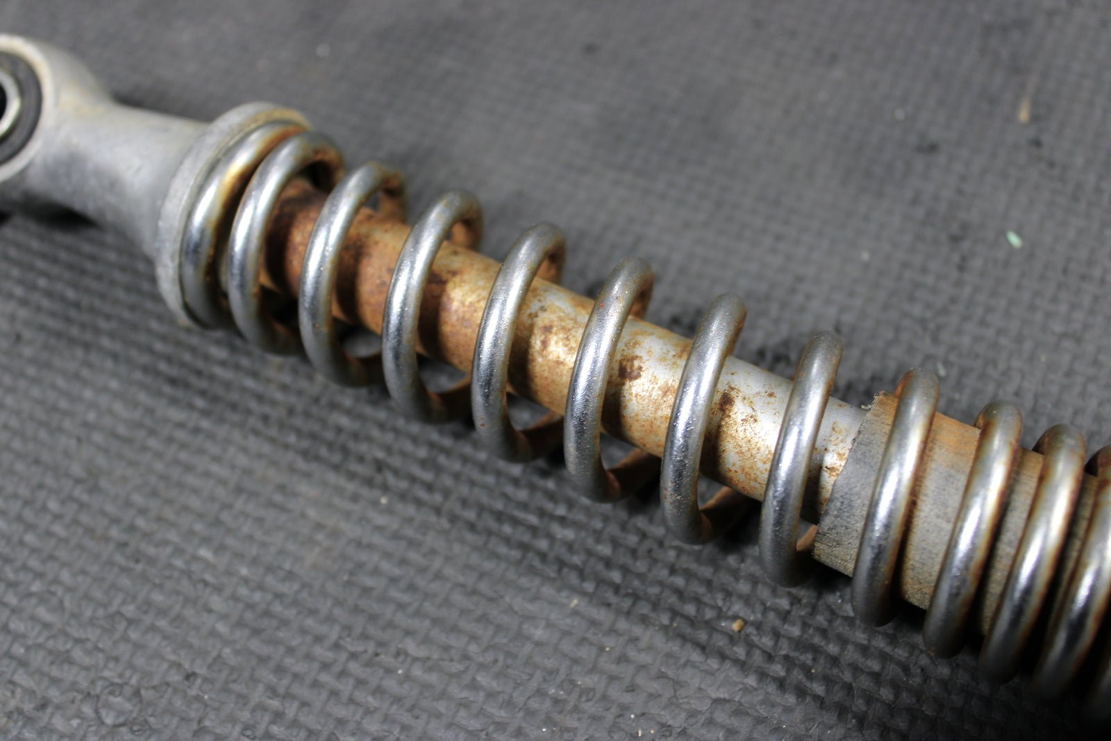 1976 HONDA Z50A OEM REAR BACK SHOCK ABSORBER SUSPENSION 52400 - 120 - 000 - hggarage