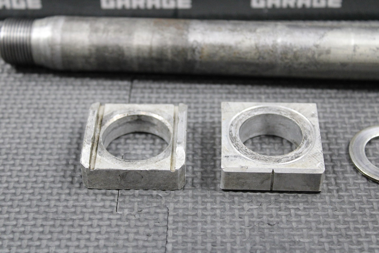 2013 HONDA CRF250R OEM REAR AXLE BACK WHEEL RIM PIVOT BOLT BLOCKS 42301 - KRN - A30 - hggarage