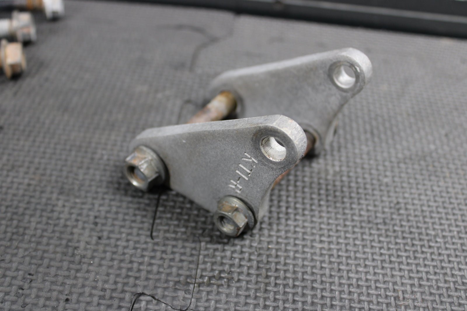 1986 Honda XR250R OEM Engine Motor Mount Stay Brackets 50139 - KT1 - hggarage