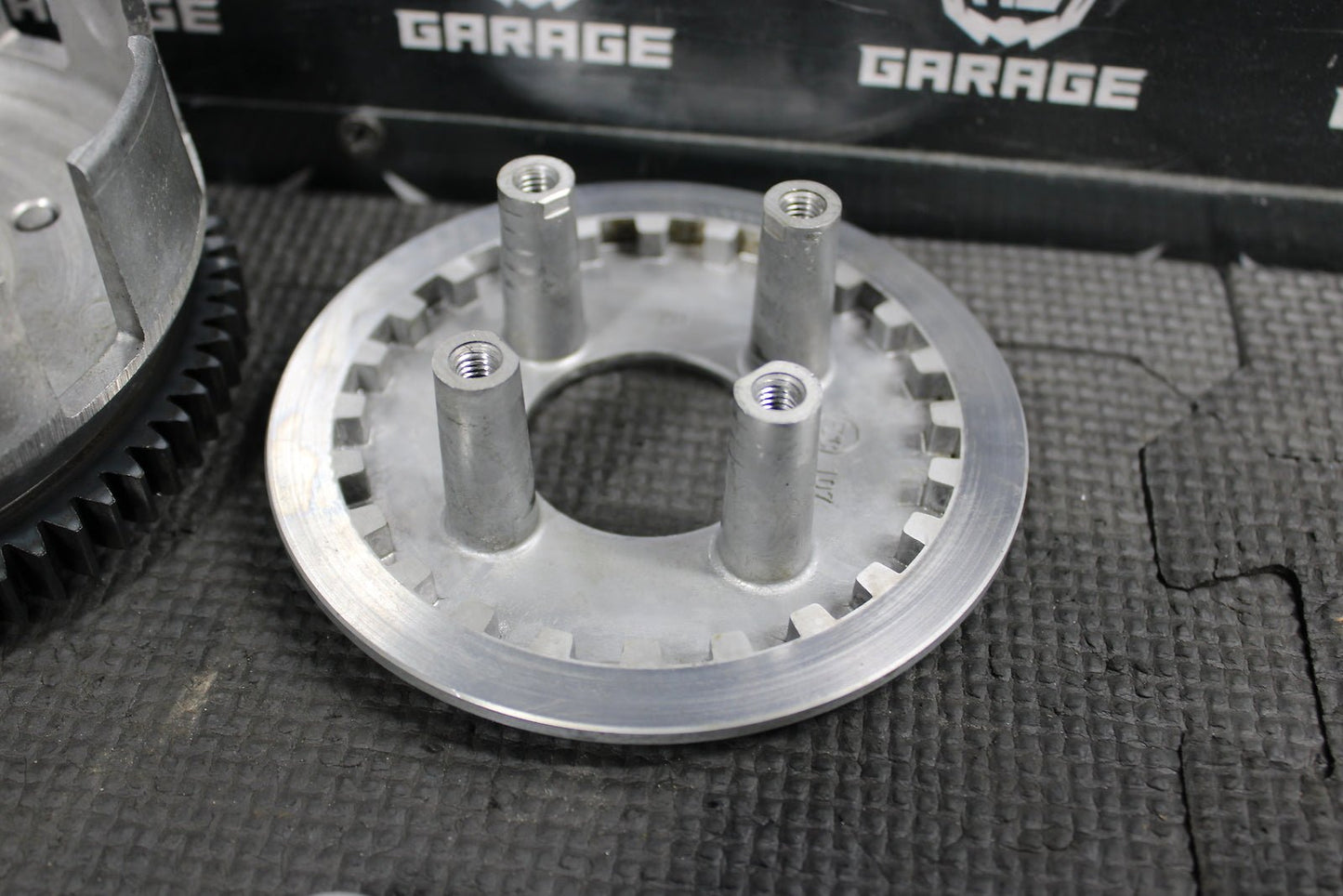 2000 HONDA XR200R OEM COMPLETE CLUTCH W PLATES BASKET HUB 22100 - 437 - 020 22121 - KC - hggarage
