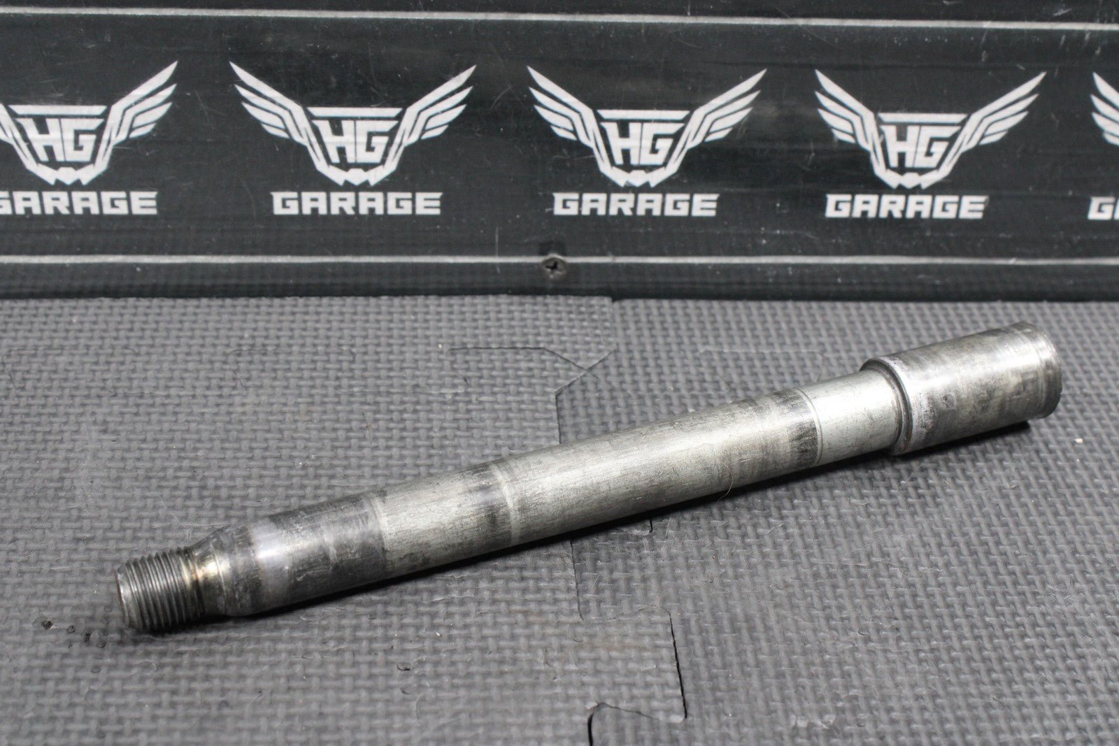 2002 YAMAHA YZ250 OEM FRONT WHEEL RIM AXLE PIVOT BOLT 5BE - 25181 - 00 - 00 - hggarage