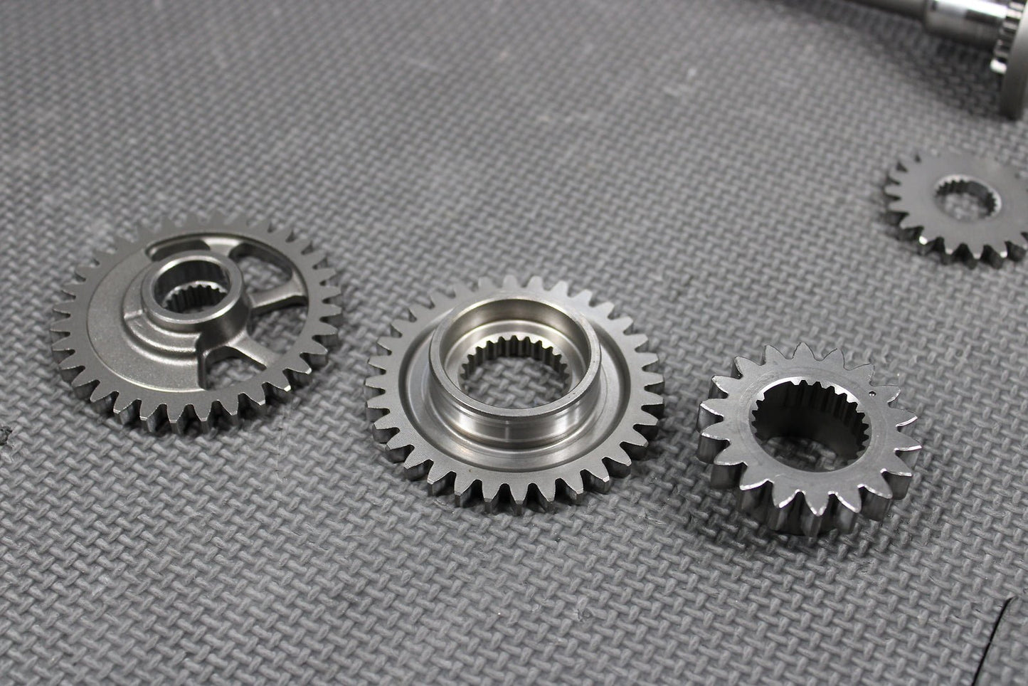 2007 Honda CRF250R OEM Engine Motor Crankshaft Balancer Gear 13420 - Krn - A00 - hggarage