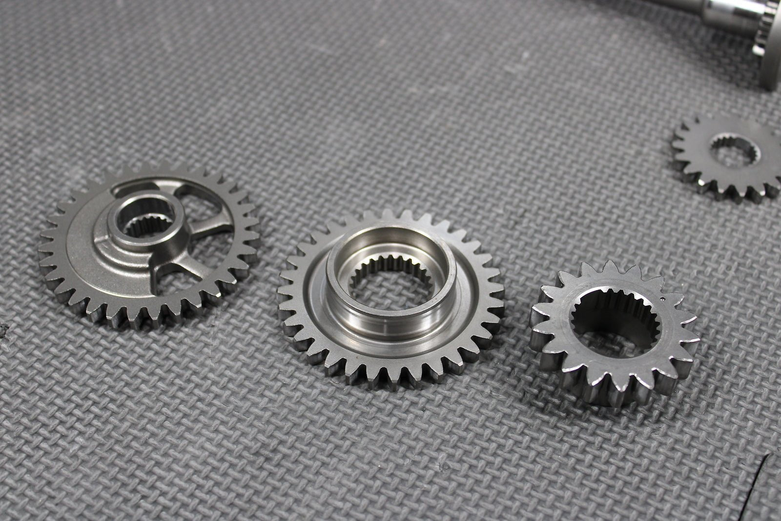 2007 Honda CRF250R OEM Engine Motor Crankshaft Balancer Gear 13420 - Krn - A00 - hggarage