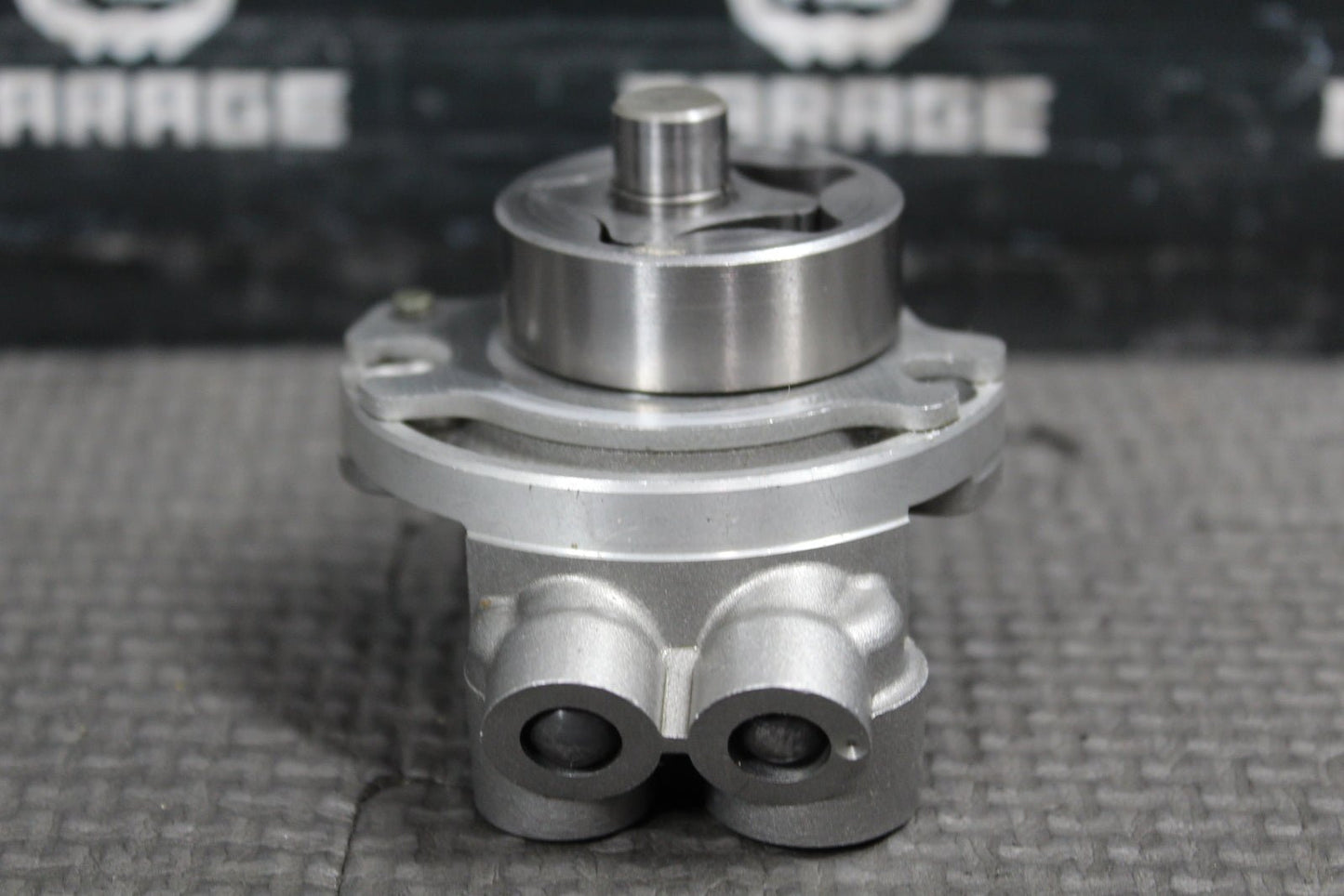 2004 YAMAHA YZ250F OEM ENGINE MOTOR OIL PUMP 5SG - 13300 - 01 - 00 - hggarage