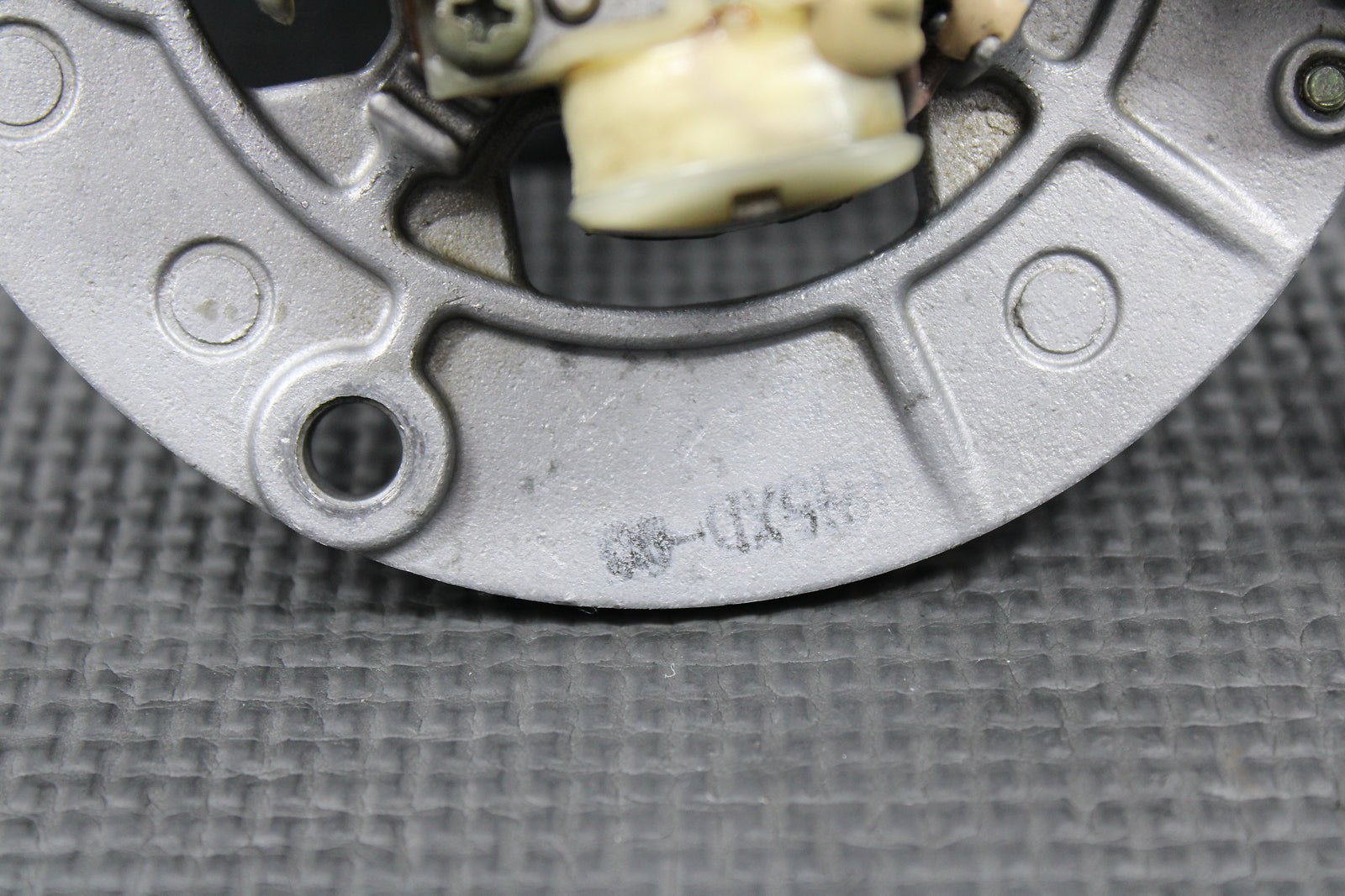 2005 YAMAHA YZ450F OEM STATOR MAGNETO GENERATOR ALTERNATOR 5XD - 85560 - 09 - 00 GOOD! - hggarage