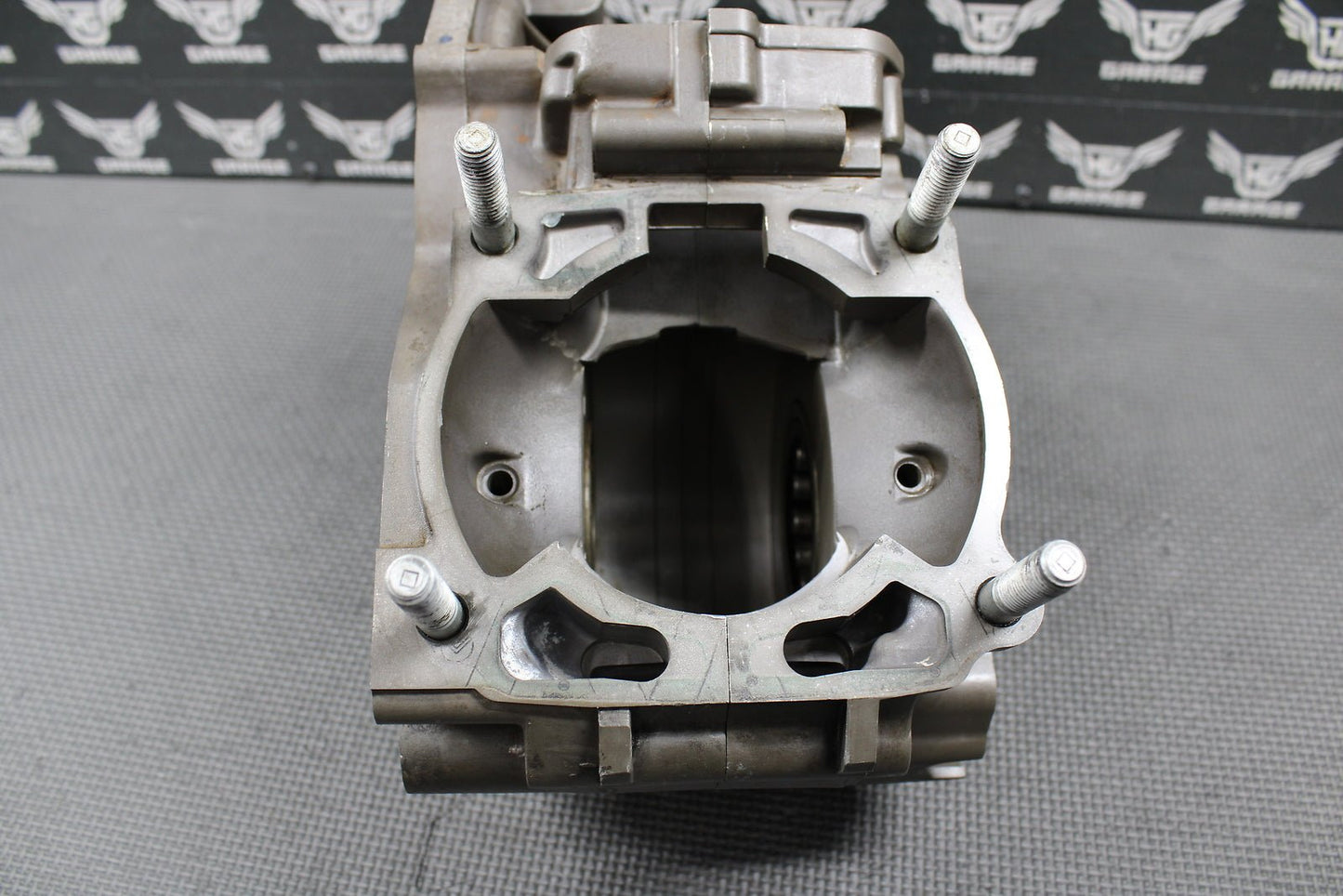 2001 KTM 300 EXC OEM LEFT RIGHT ENGINE MOTOR CRANKCASE CRANK CASES 54730000144 - hggarage
