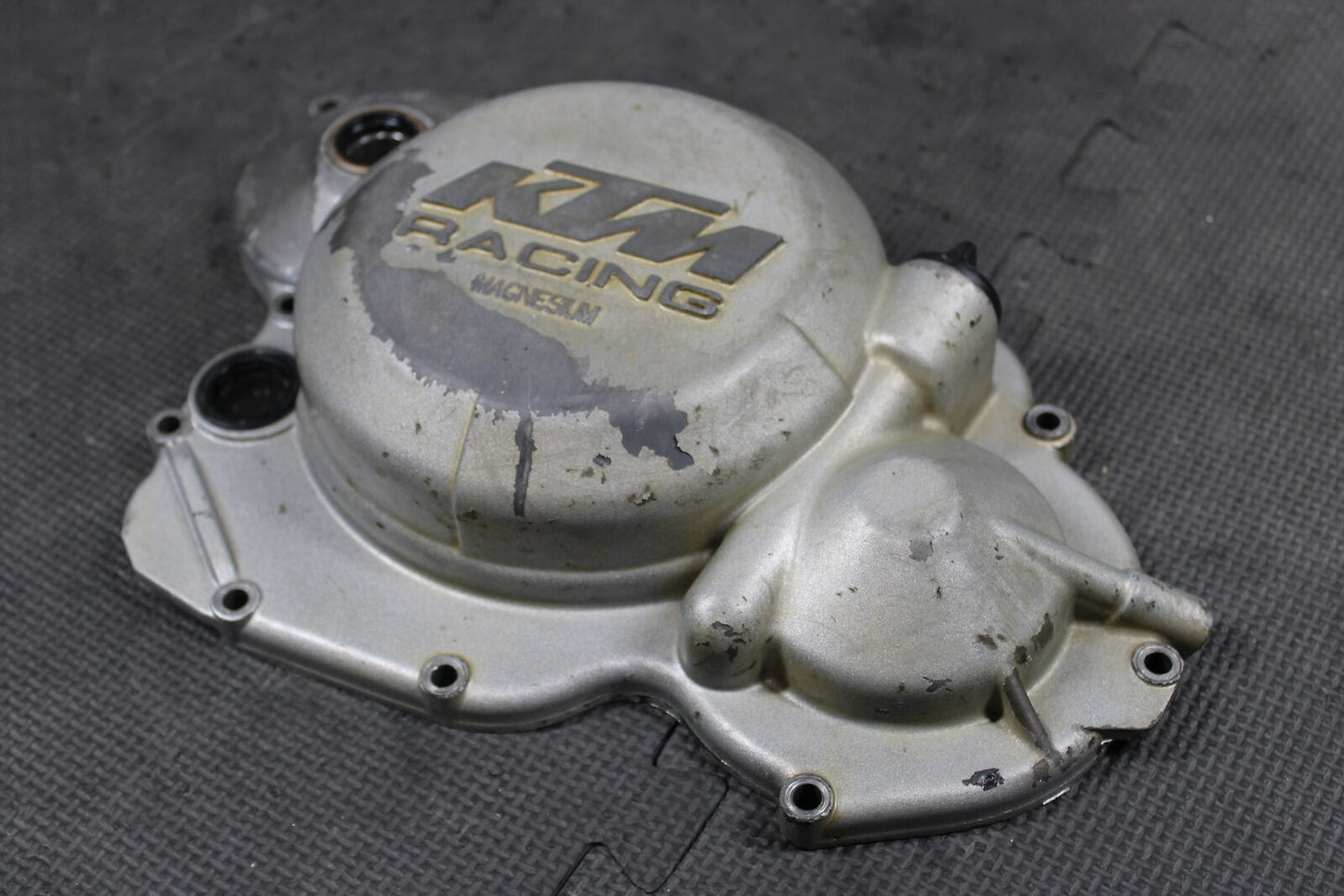 2002 KTM 520 EXC 00-02 OEM ENGINE MOTOR SIDE CLUTCH COVER 59030060100