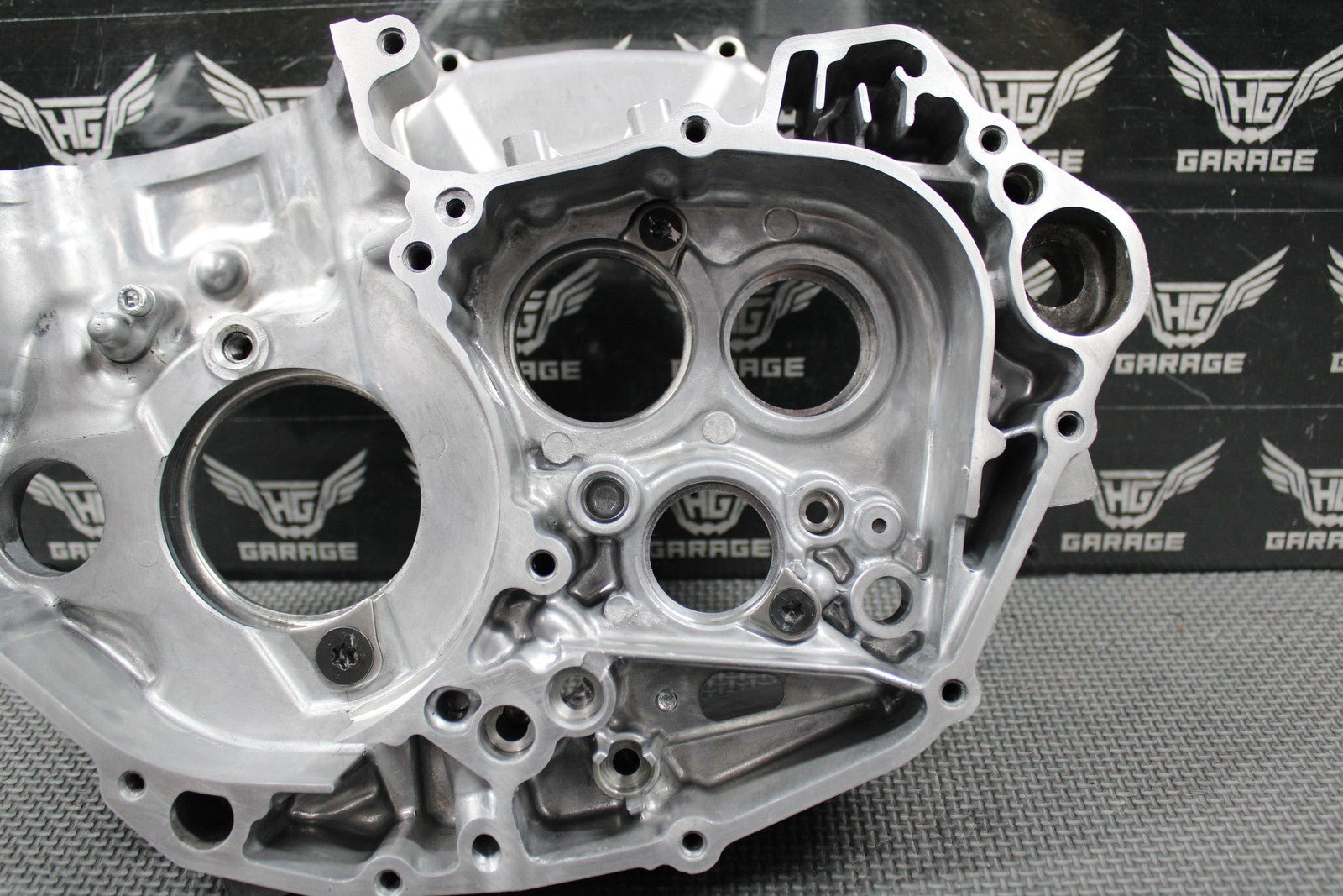 2022 KAWASAKI 19 - 22 KX450 KX450SR OEM RIGHT CRANKCASE CRANK CASE 14101 - 0018 GOOD - hggarage