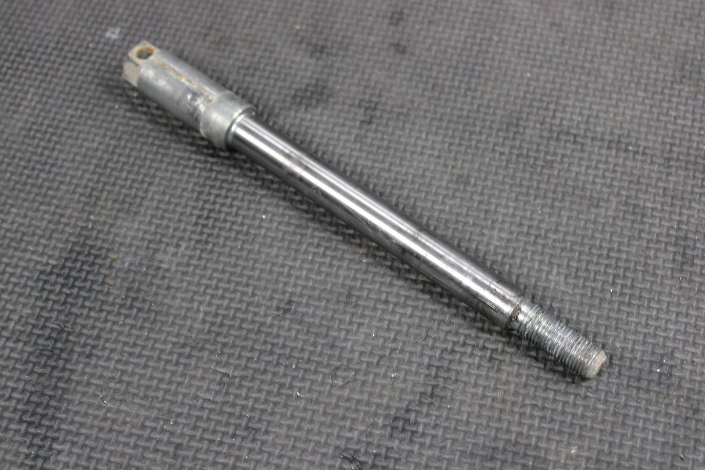 1998 HONDA XR200R 85 - 88 / 1990 1991 / 93 - 02 OEM FRONT WHEEL RIM AXLE PIVOT BOLT - hggarage
