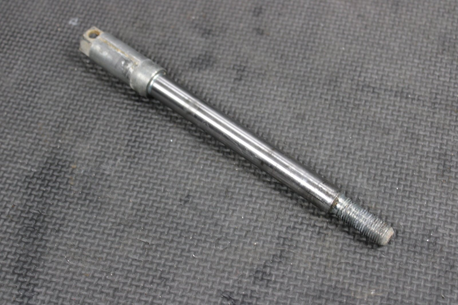 1998 HONDA XR200R 85 - 88 / 1990 1991 / 93 - 02 OEM FRONT WHEEL RIM AXLE PIVOT BOLT - hggarage