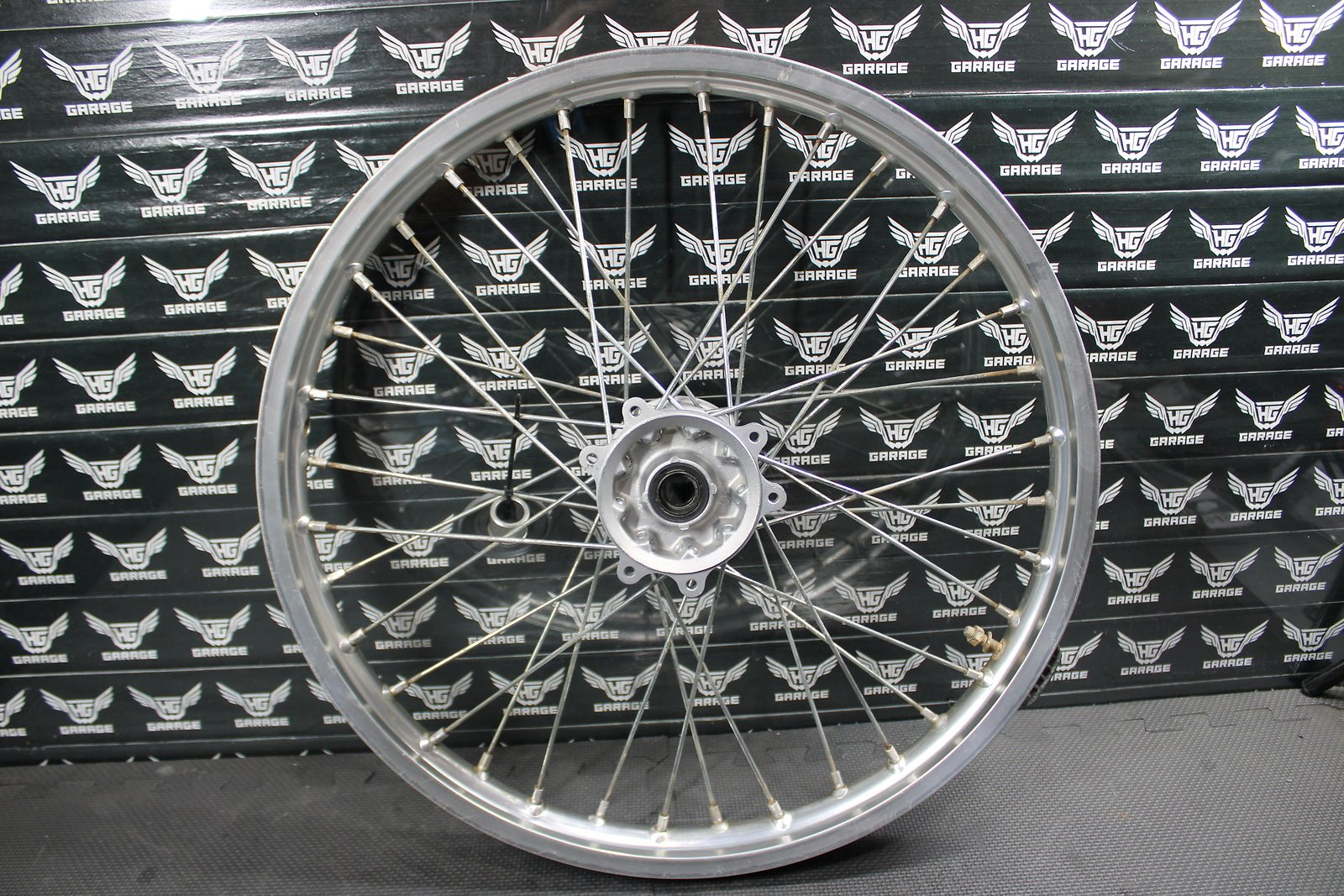 2002 HONDA 02 - 05 CRF450R OEM DID SILVER 21" FRONT WHEEL RIM HUB 44650 - KZ4 - 810 - hggarage