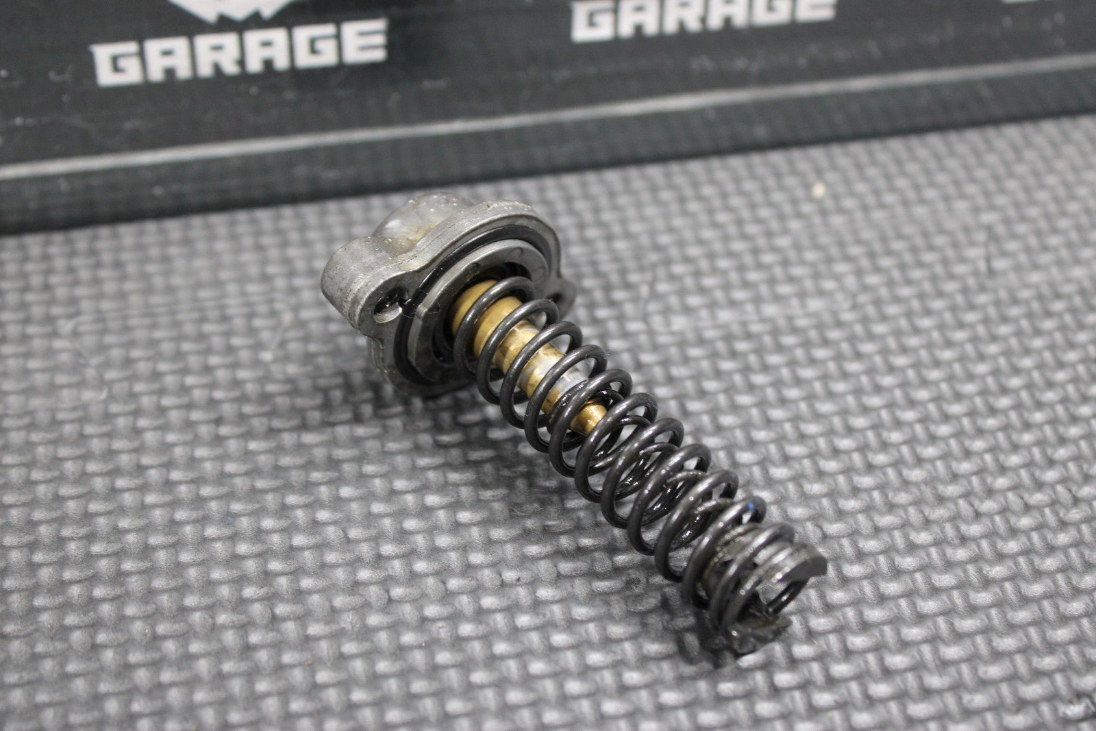 2000 KTM 250 EXC OEM ENGINE POWERVALVE EXHUAST VALVE LINKAGE GOVERNOR - hggarage