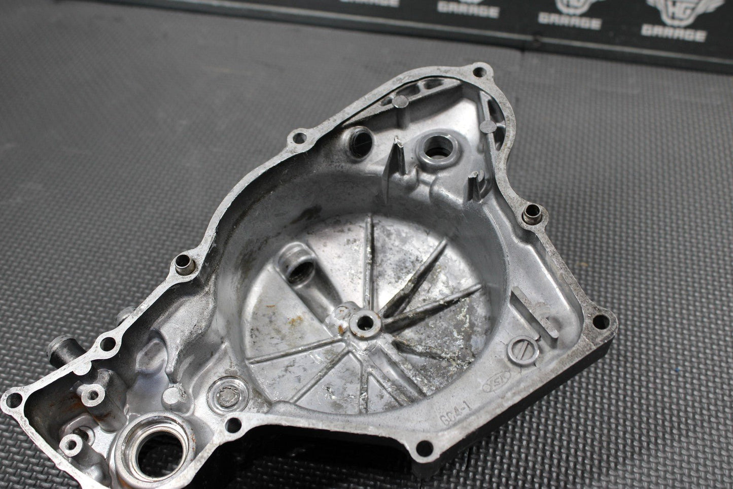 1991 86 - 95 HONDA CR80R OEM ENGINE MOTOR SIDE CLUTCH COVER 11330 - GS2 - 405 - hggarage