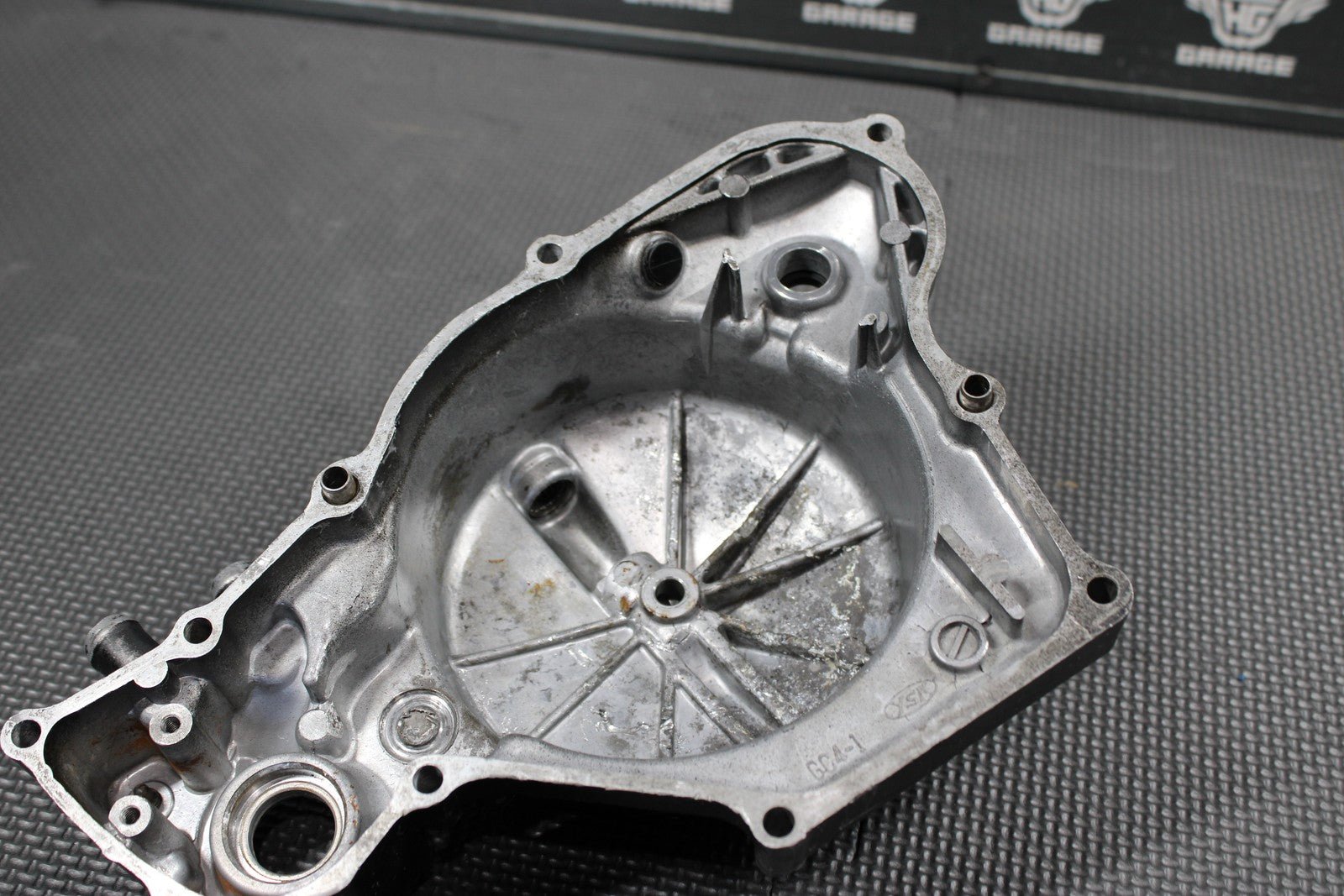 1991 86 - 95 HONDA CR80R OEM ENGINE MOTOR SIDE CLUTCH COVER 11330 - GS2 - 405 - hggarage