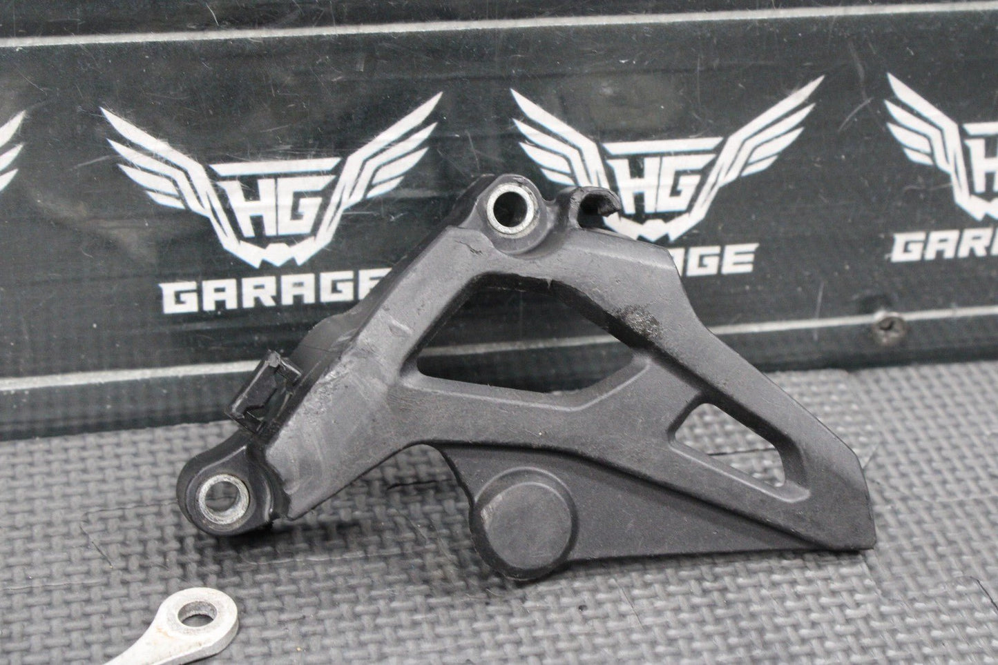 2023 Honda CRF250R OEM Motor Engine Front Sprocket Cover W Sprocket - hggarage