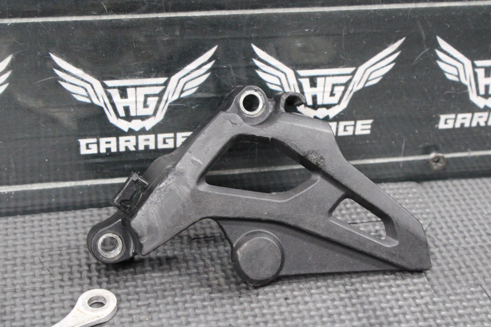 2023 Honda CRF250R OEM Motor Engine Front Sprocket Cover W Sprocket - hggarage