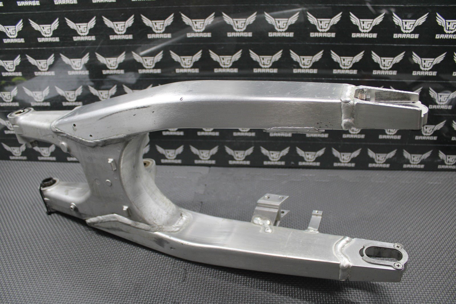 2005 05 - 07 HONDA CR125R OEM SWINGARM SWING ARM SUSPENSION 52200 - KSR - 710 - hggarage