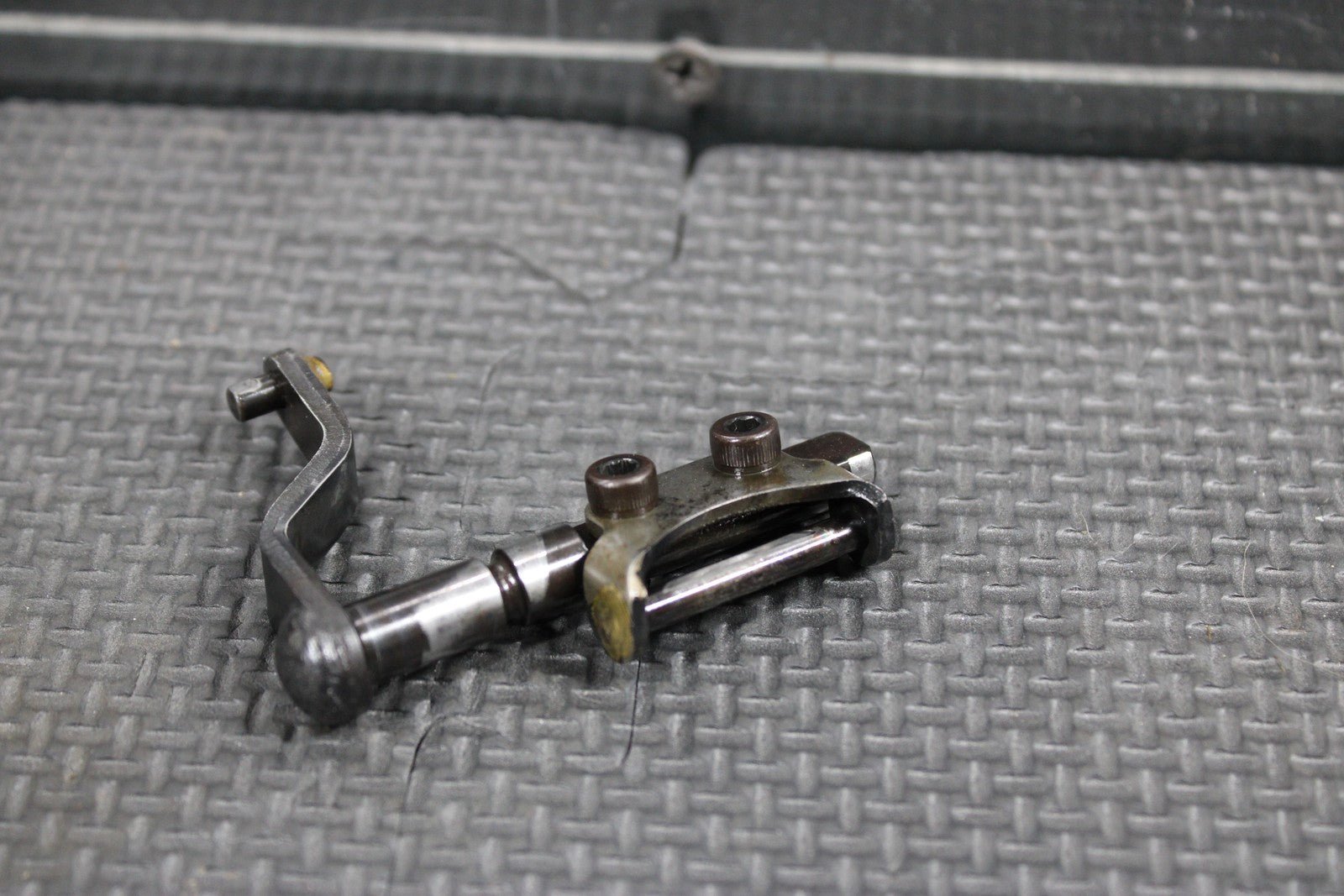 1997 95 - 99 KAWASAKI KX250 OEM ENGINE POWERVALVE EXHUAST VALVE LINKAGE GOVERNOR - hggarage