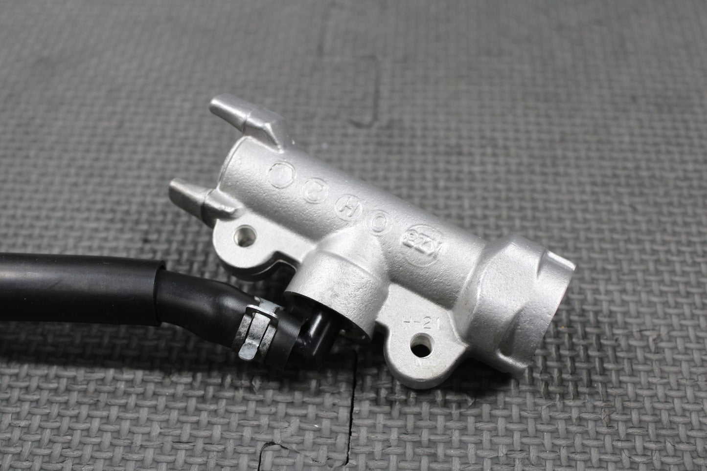 2001 HONDA 95 - 01 CR500R OEM REAR BACK BRAKE MASTER CYLINDER W RESERVOIR - hggarage