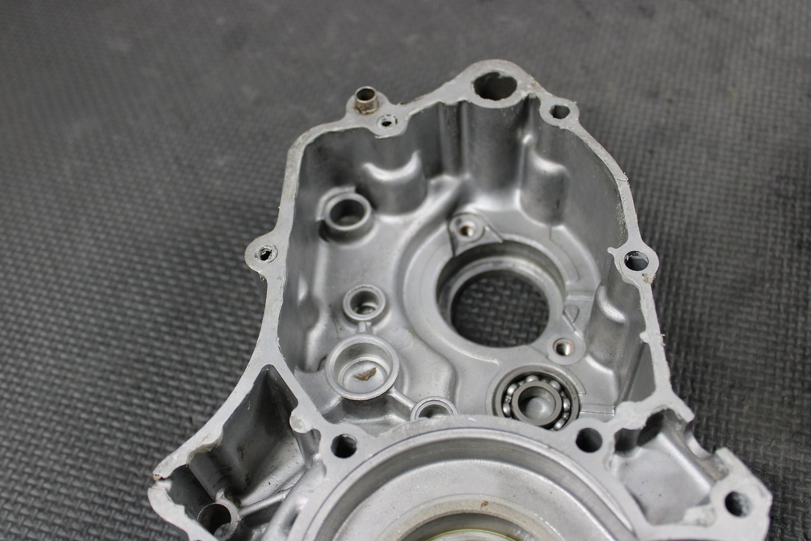 2001 KAWASAKI 01 - 05 KX100 KX85 OEM LEFT RIGHT ENGINE MOTOR CRANKCASE CRANK CASES - hggarage