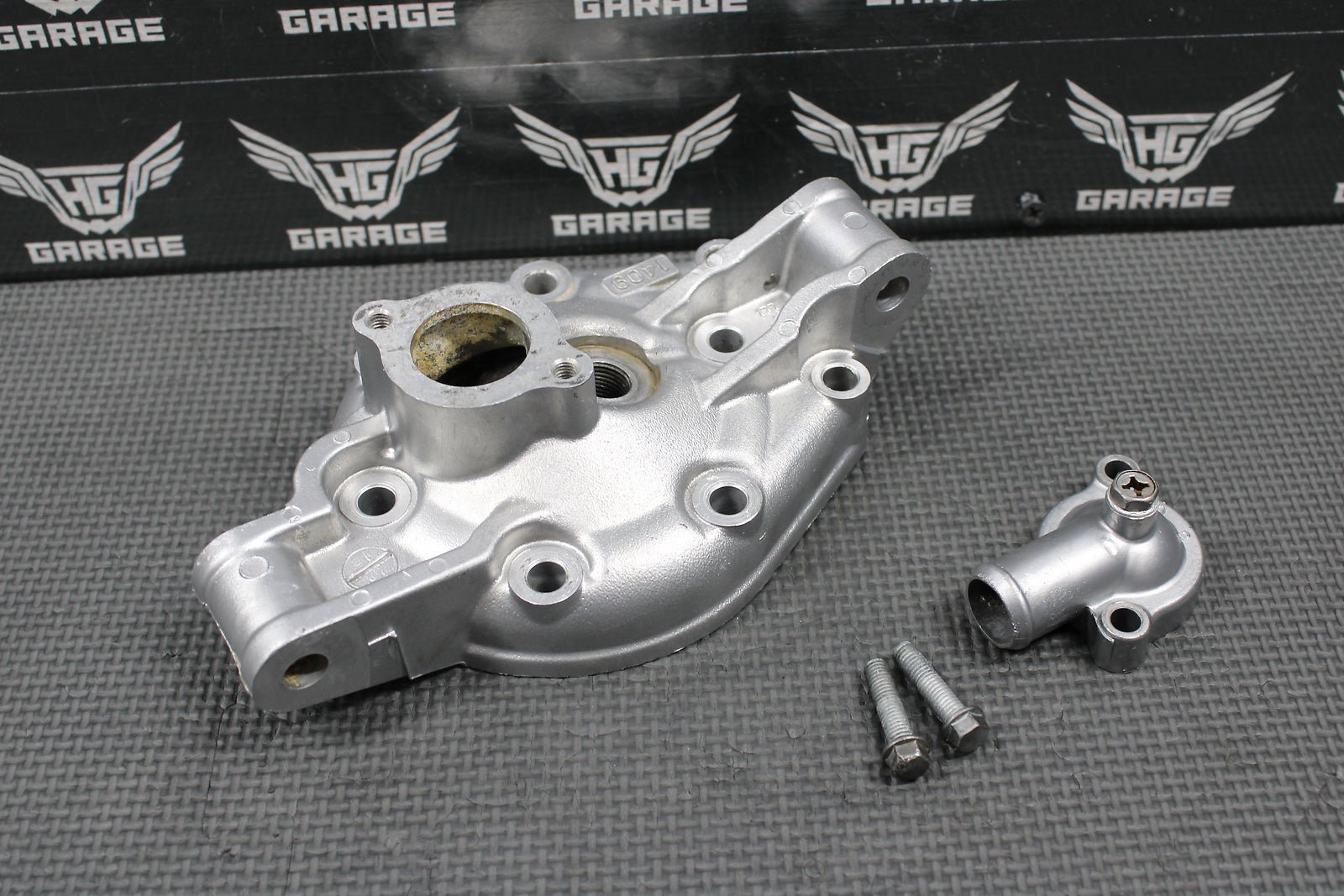1999 95 - 06 KAWASAKI KDX200 OEM ENGINE MOTOR CYLINDER HEAD COVER DOME 11001 - 1409 - hggarage