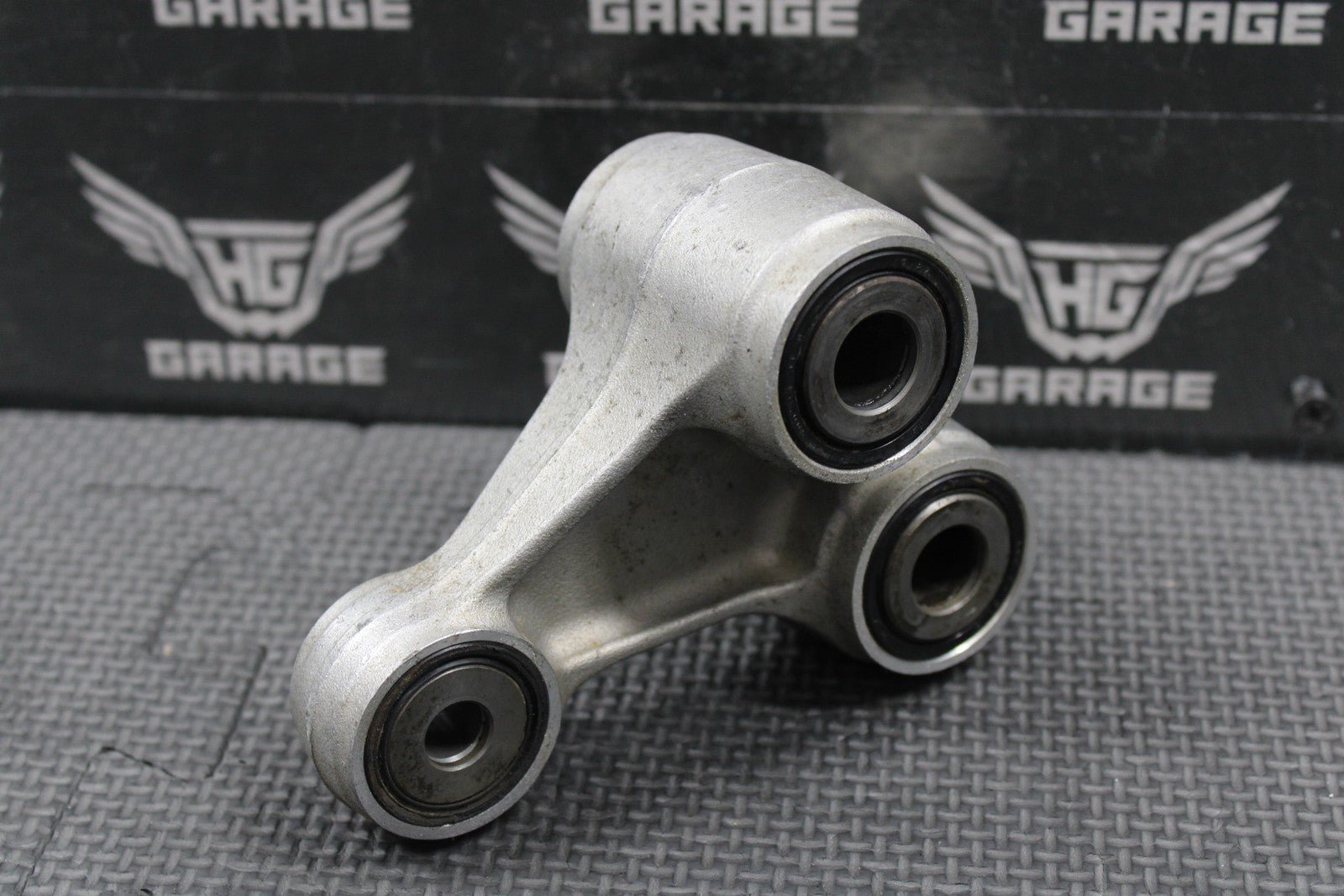 2020 SUZUKI 19 - 25 RMZ250 RMZ450 OEM REAR SHOCK LINKAGE LEVER ARM 62600 - 37880 - hggarage