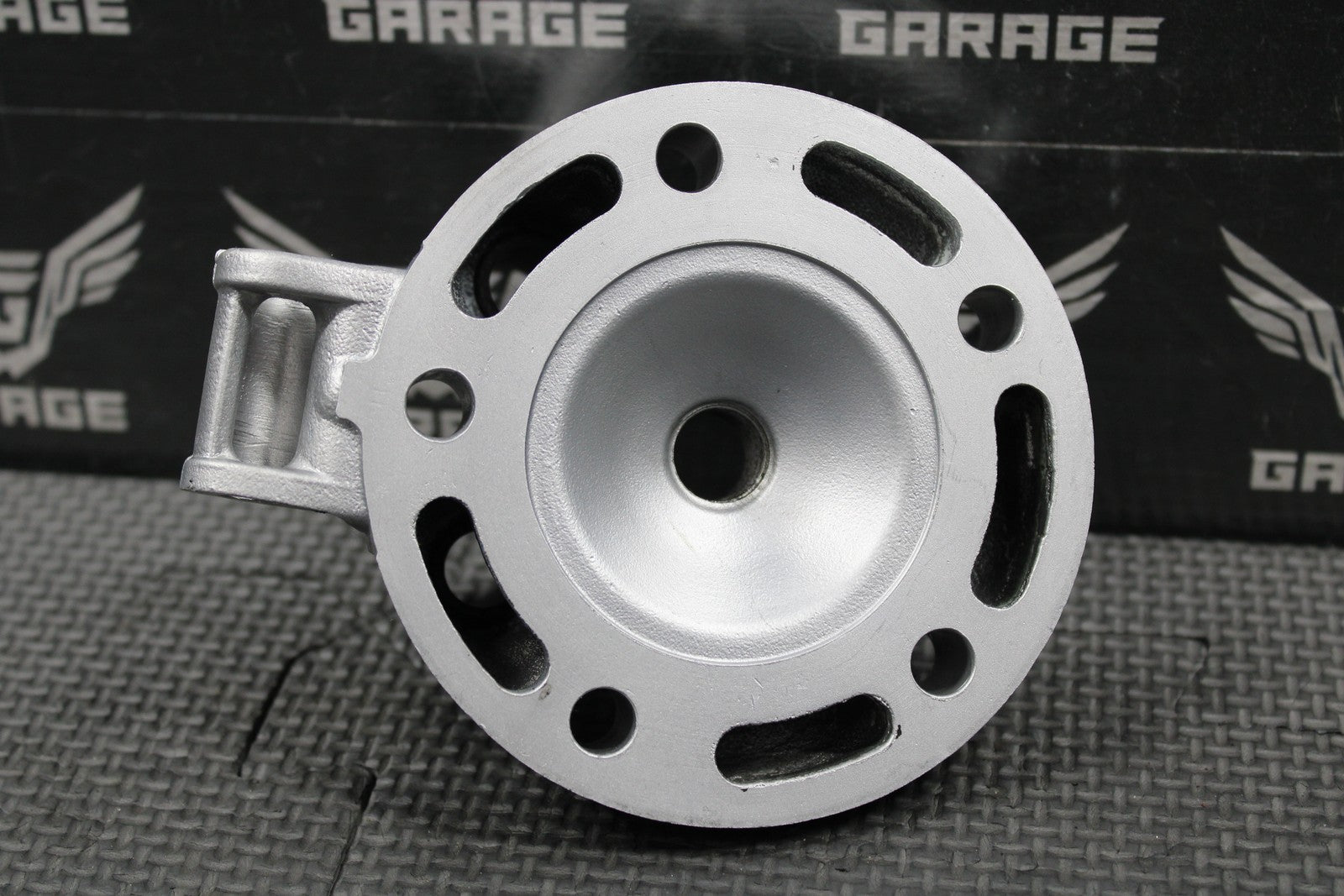 1988 HONDA CR125R OEM ENGINE MOTOR CYLINDER HEAD COVER DOME 12200 - KS6 - 830 NICE! - hggarage