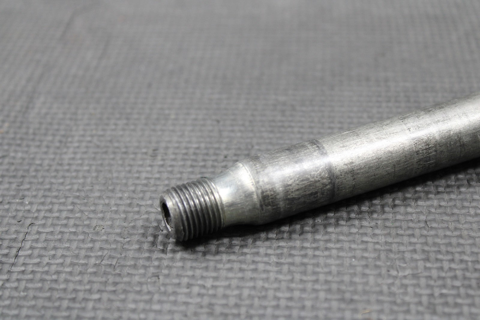 2005 HONDA CRF450R OEM FRONT WHEEL RIM AXLE PIVOT BOLT SHAFT 44301 - MEN - 000 - hggarage