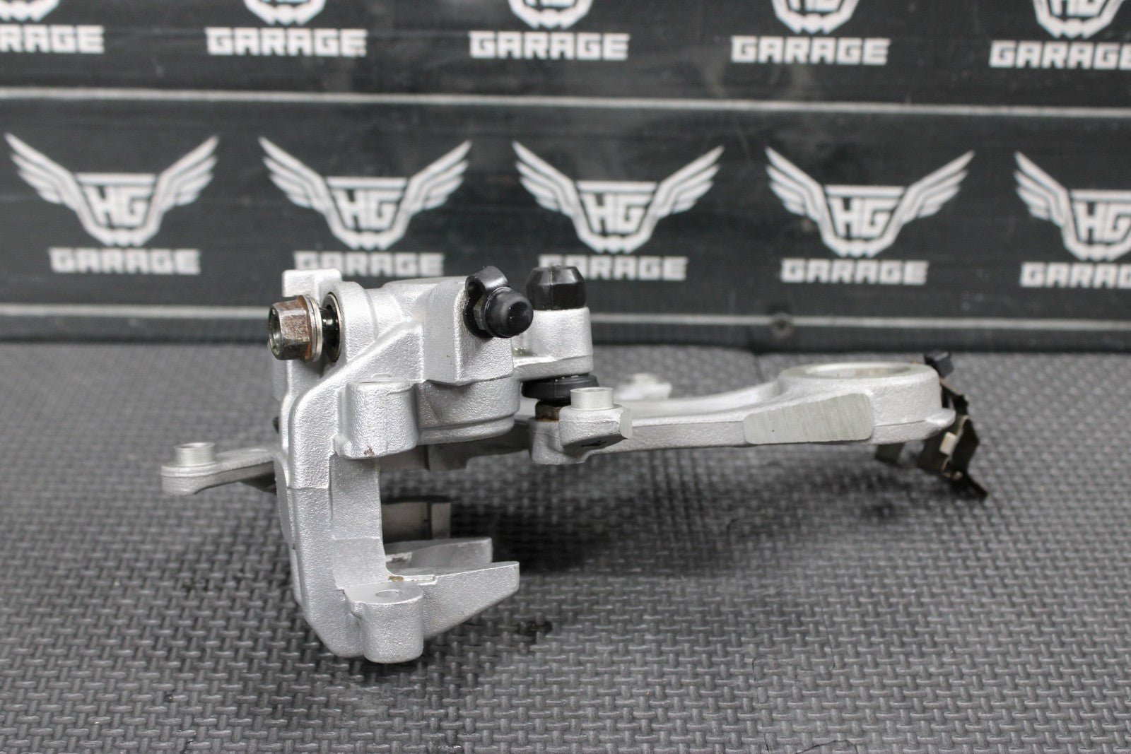 2018 HONDA CRF250R 18 - 22 OEM NISSIN REAR BACK BRAKE CALIPER 43150 - MKE - A01 - hggarage