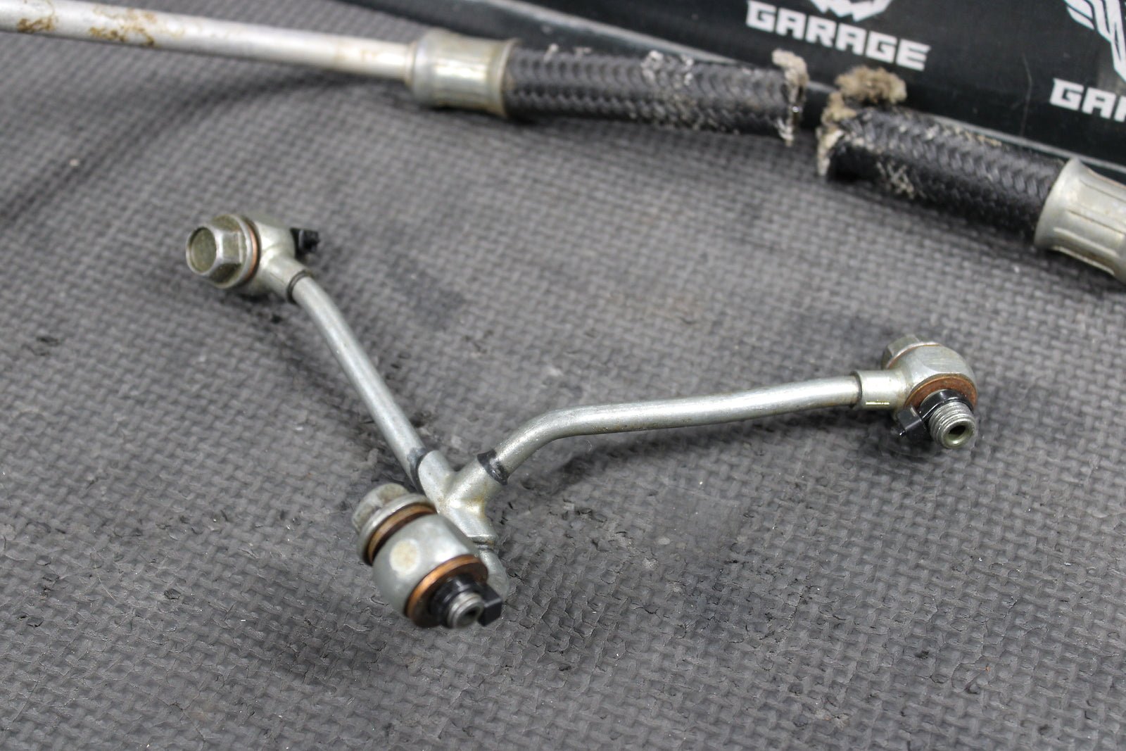2005 Yamaha YZ250F OEM Engine Motor Oil Pump Feed Line Pipe Assembly 5NL - 13161 - 2 - hggarage