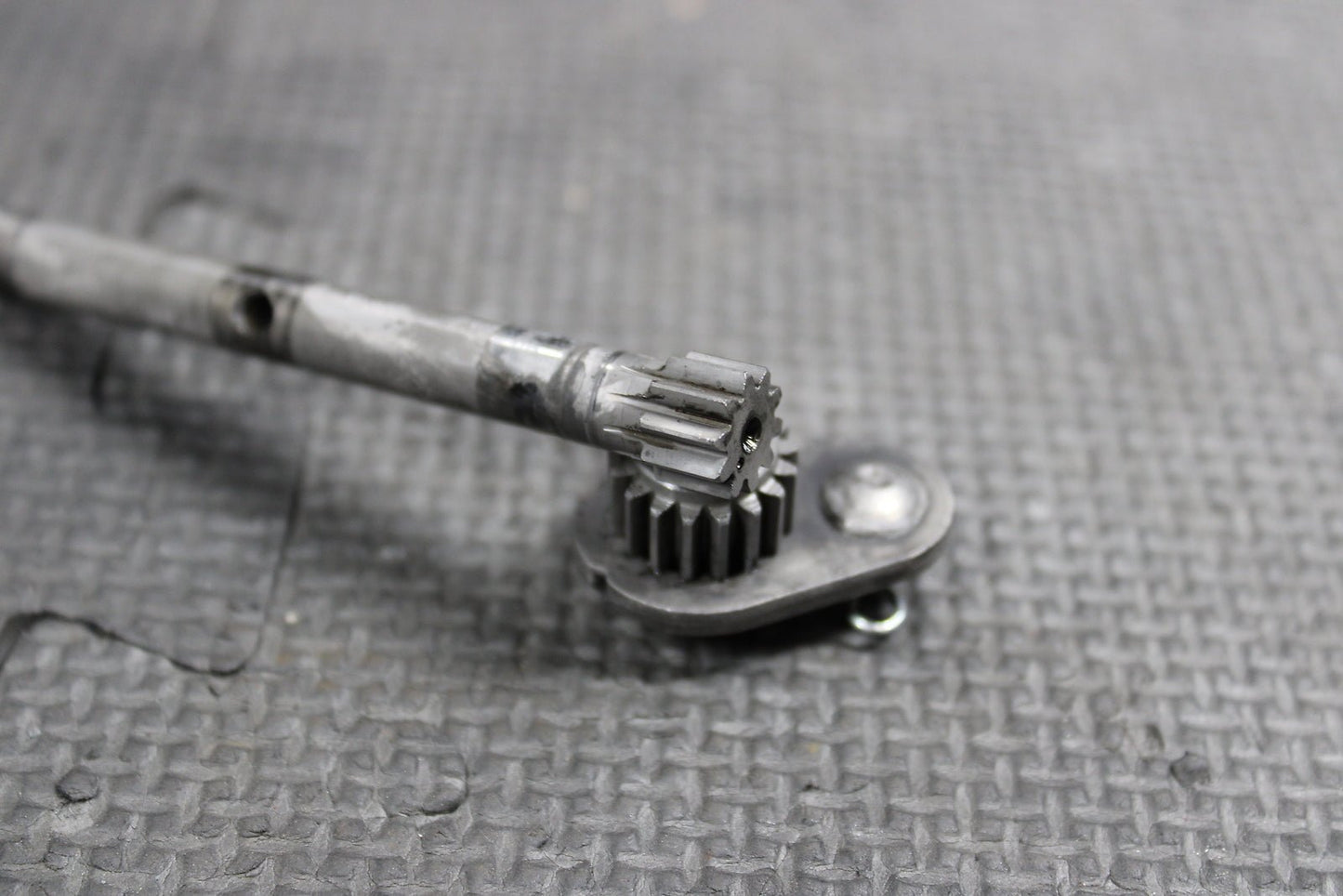 2000 Kawasaki KX125 OEM Engine Power Valve Governor 13168 - 1662 49116 - 1195 - hggarage