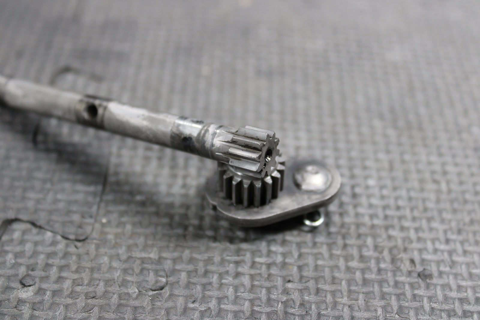 2000 Kawasaki KX125 OEM Engine Power Valve Governor 13168 - 1662 49116 - 1195 - hggarage