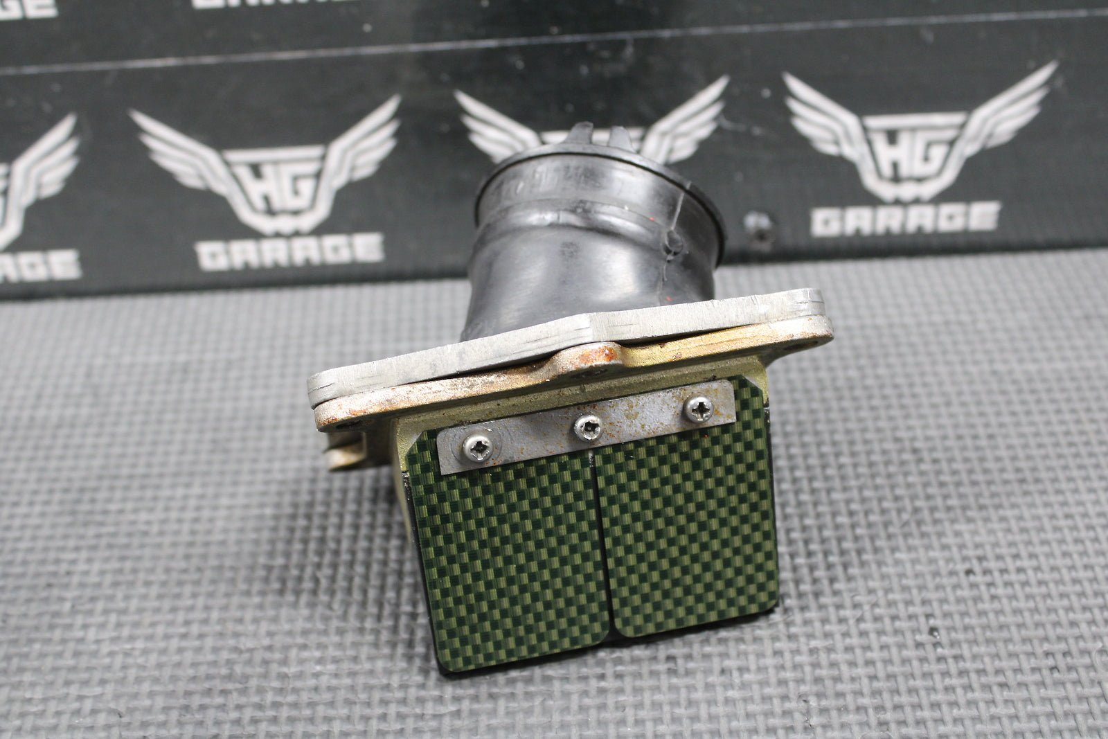 1995 1996 HONDA CR250R OEM INTAKE CARB BOOT INSULATOR REED BLOCK 16221 - KZ3 - B10 - hggarage